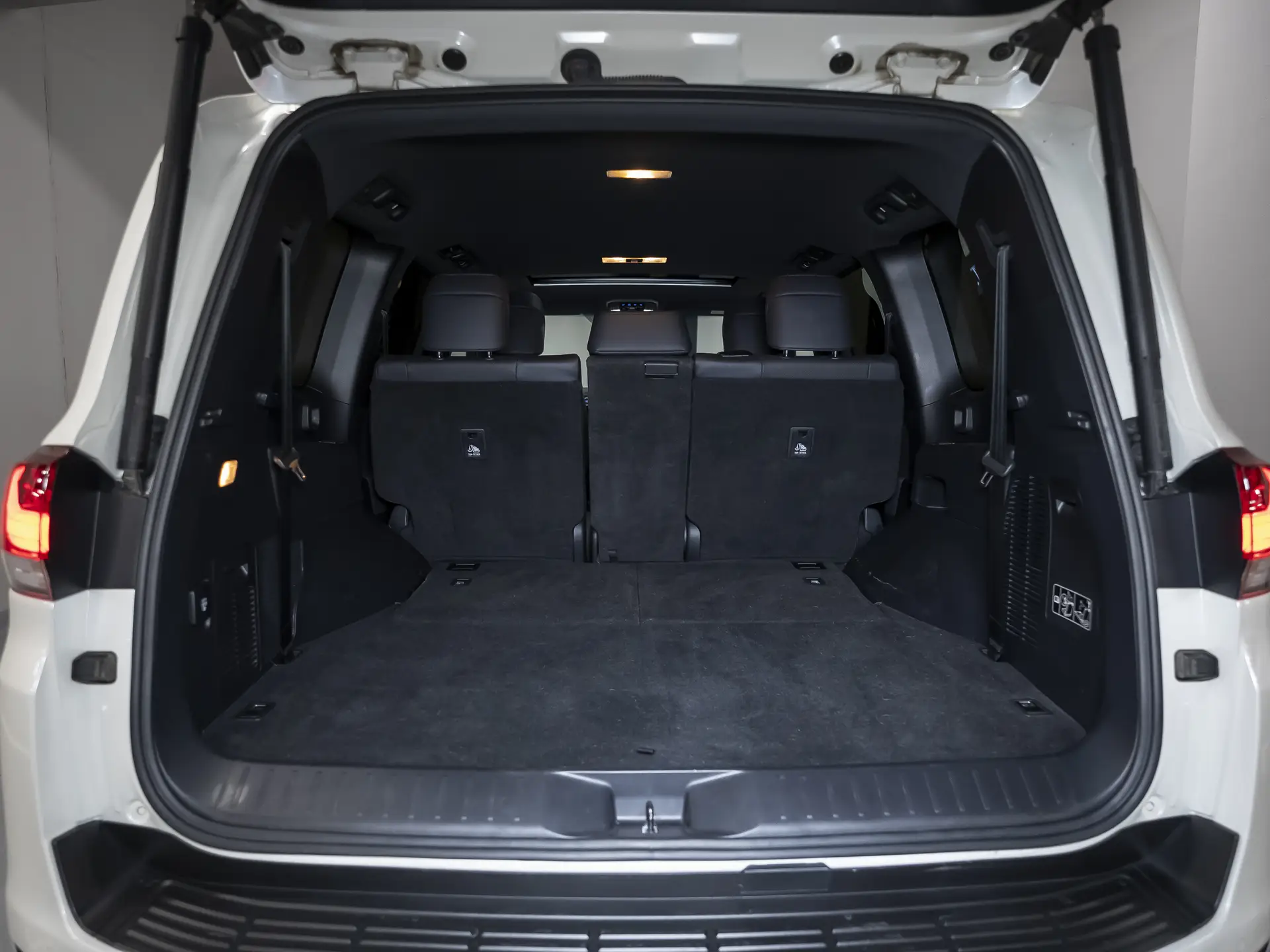 Toyota Land Cruiser, 300 Series, 2022 купить в салоне Million Miles