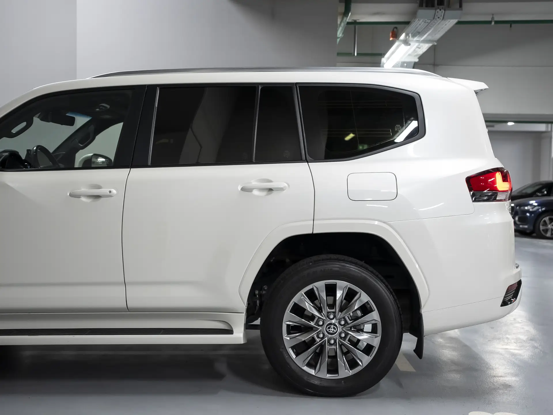 Toyota Land Cruiser, 300 Series, 2022 купить в салоне Million Miles