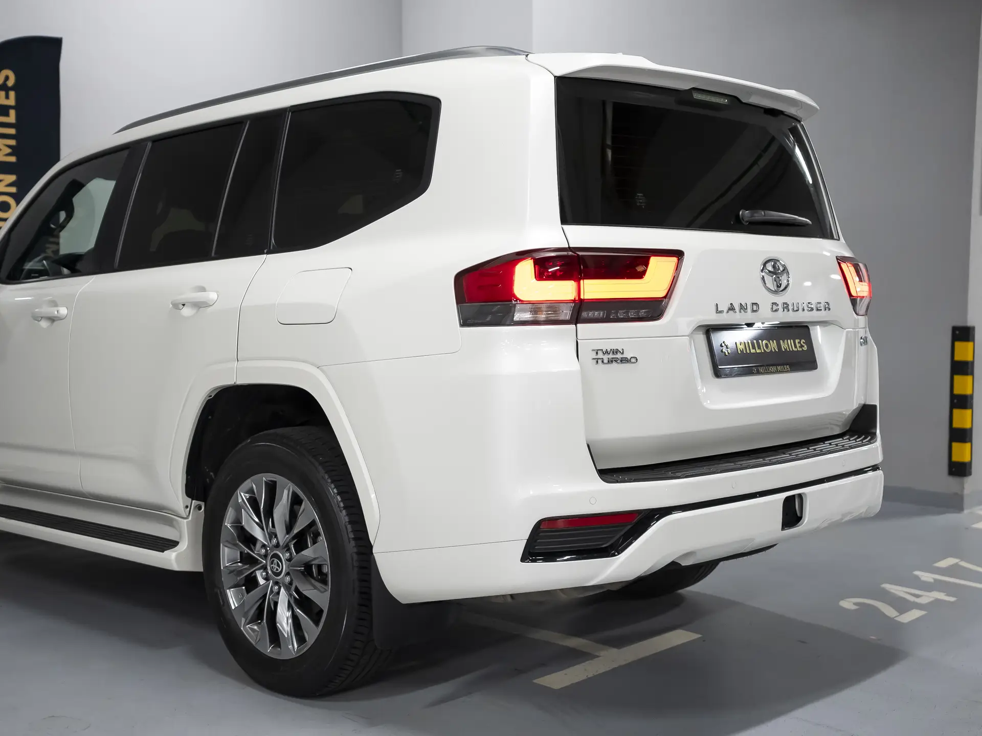 Toyota Land Cruiser, 300 Series, 2022 купить в салоне Million Miles