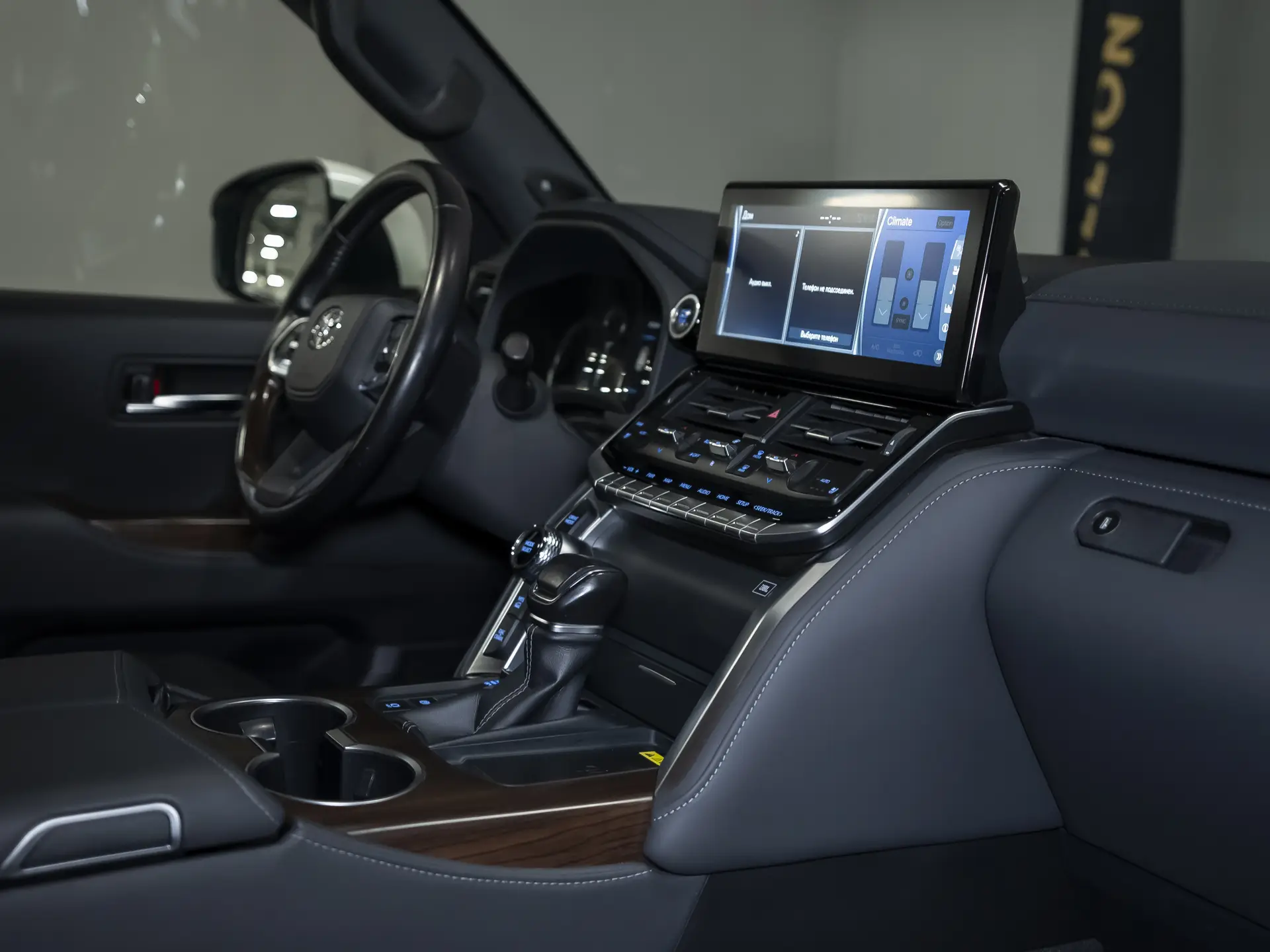 Toyota Land Cruiser, 300 Series, 2022 купить в салоне Million Miles