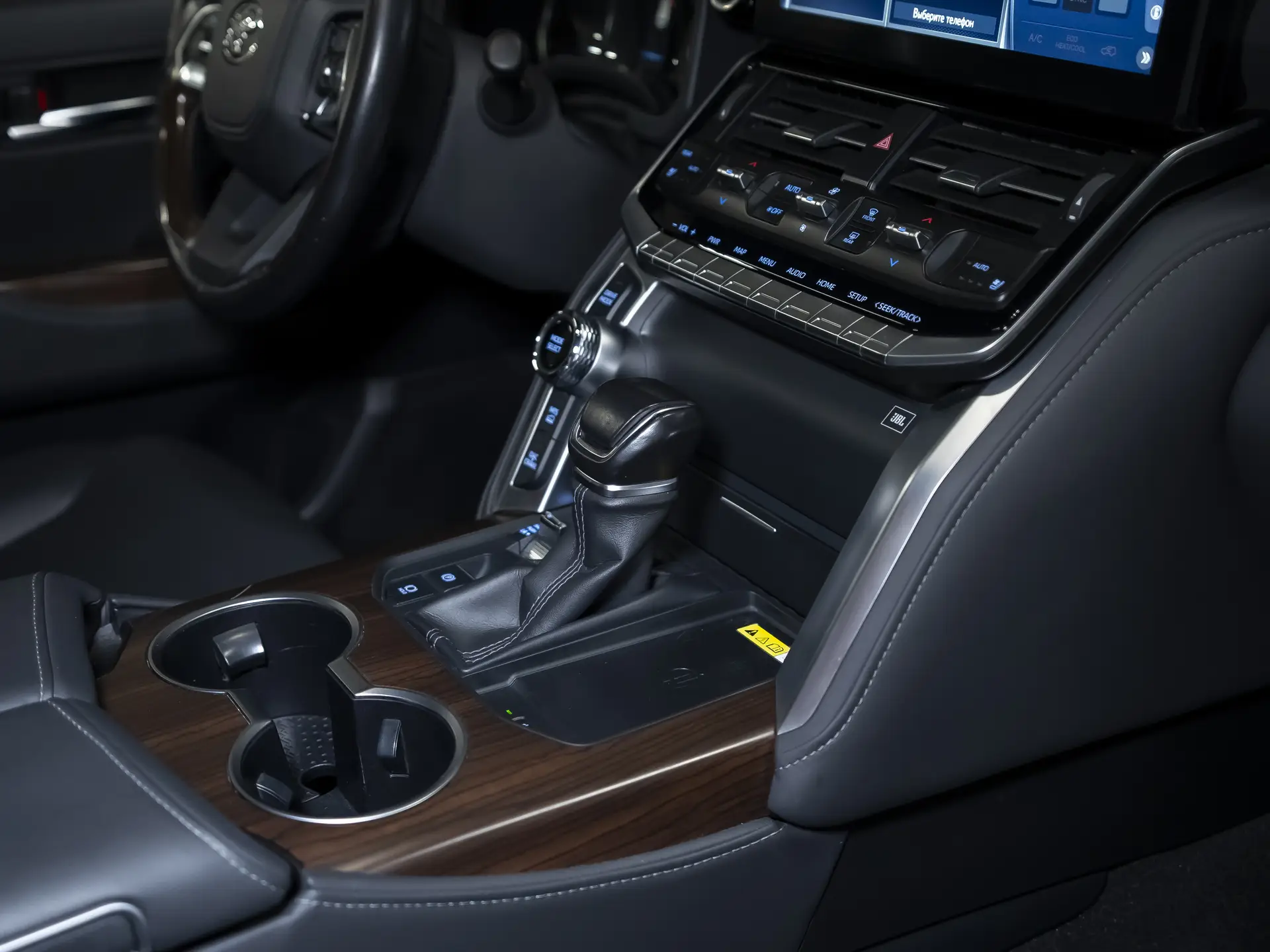 Toyota Land Cruiser, 300 Series, 2022 купить в салоне Million Miles