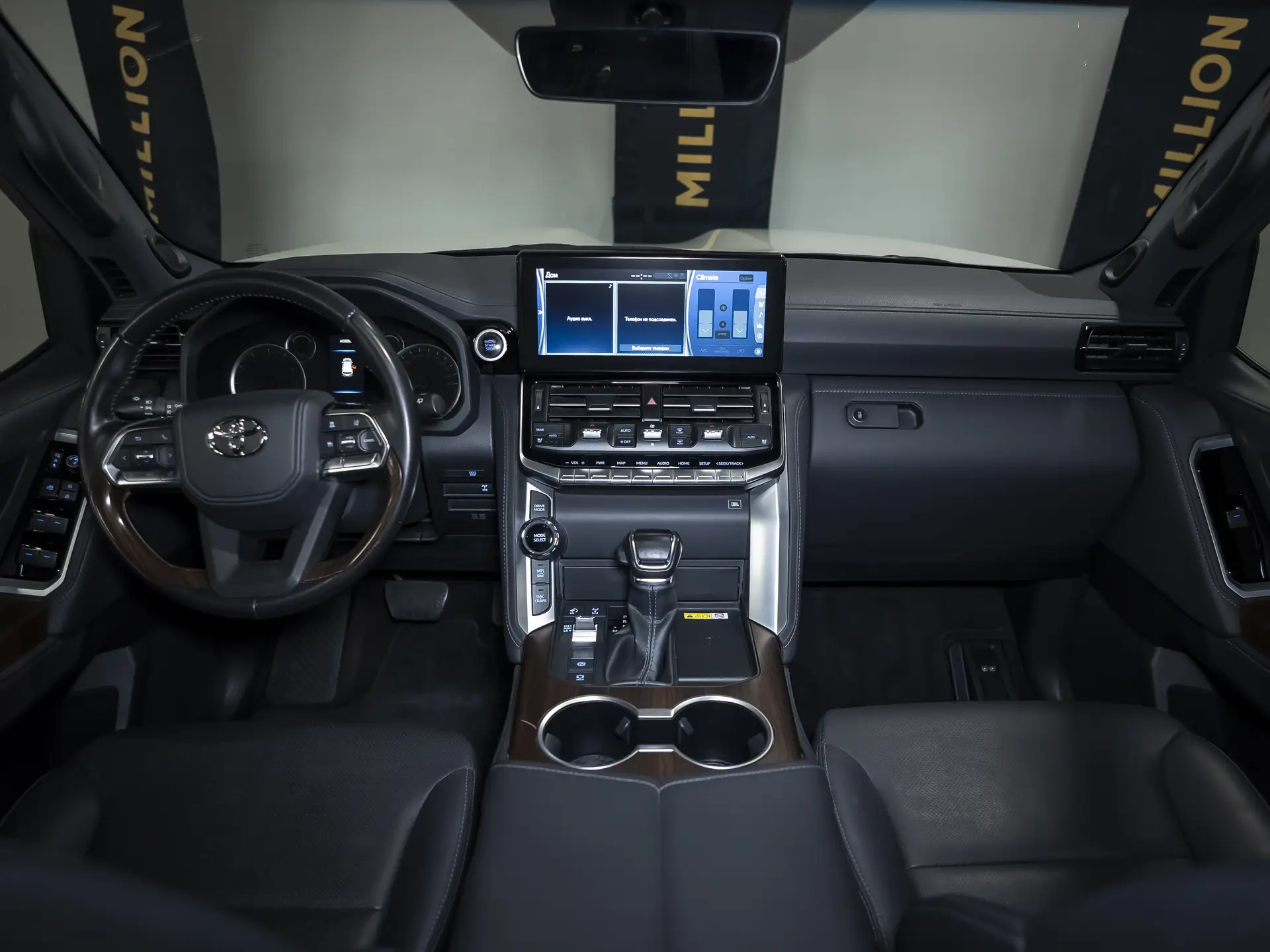 Toyota Land Cruiser, 300 Series, 2022 купить в салоне Million Miles