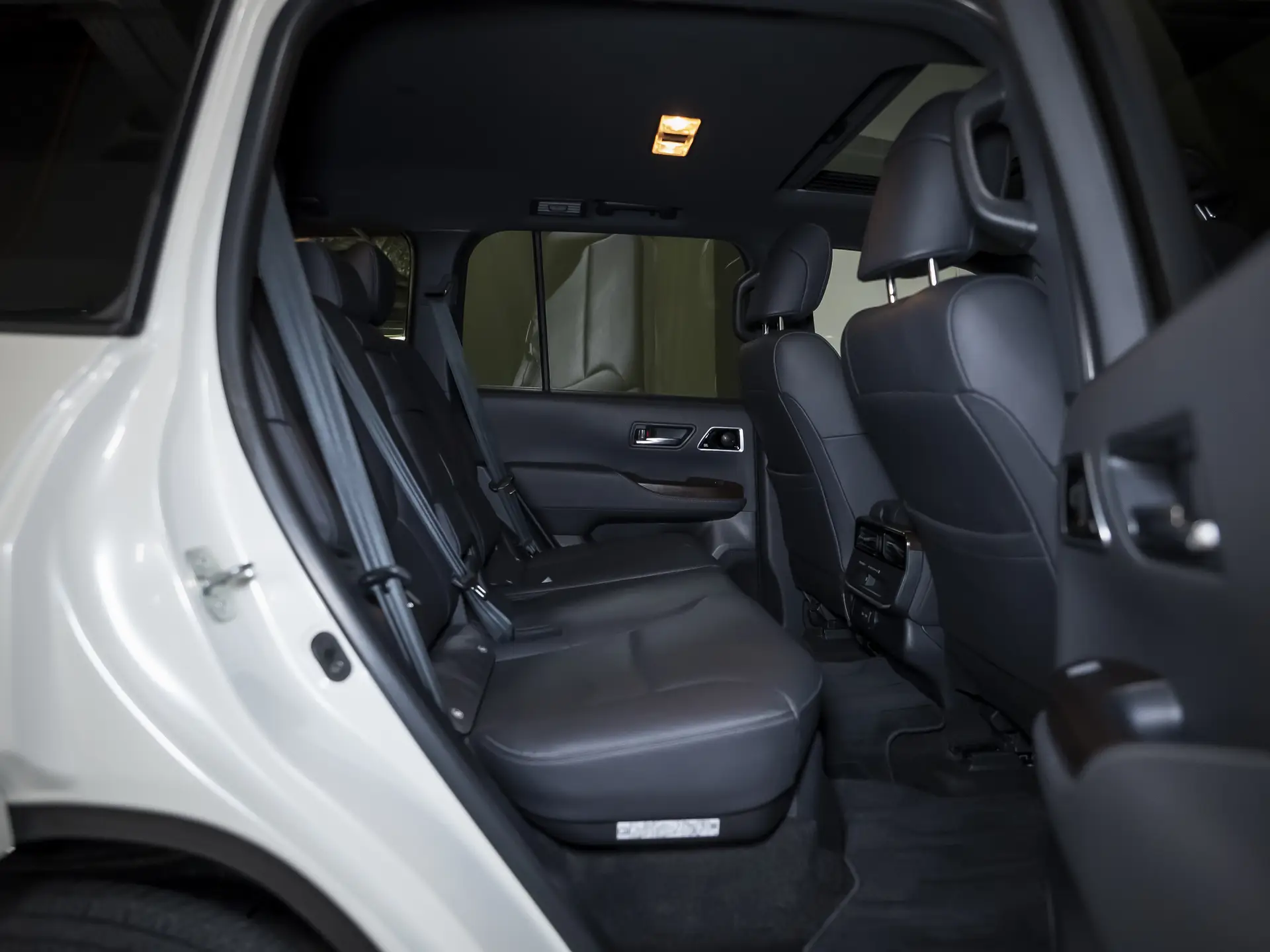 Toyota Land Cruiser, 300 Series, 2022 купить в салоне Million Miles