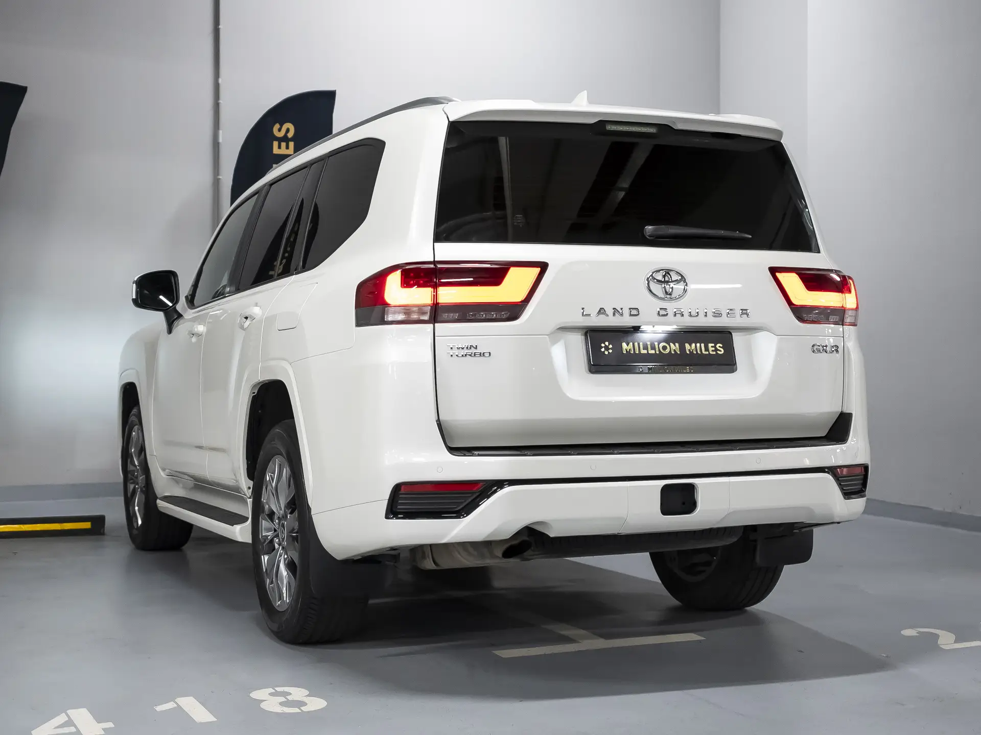 Toyota Land Cruiser, 300 Series, 2022 купить в салоне Million Miles