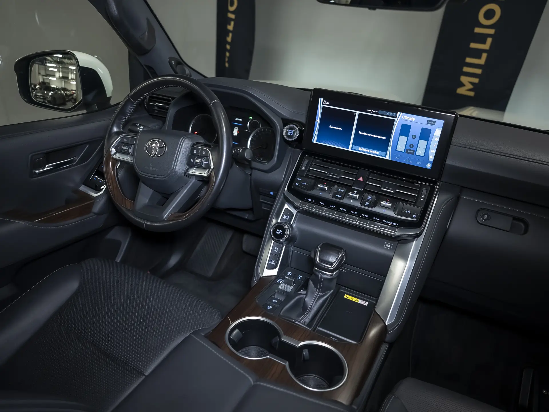 Toyota Land Cruiser, 300 Series, 2022 купить в салоне Million Miles