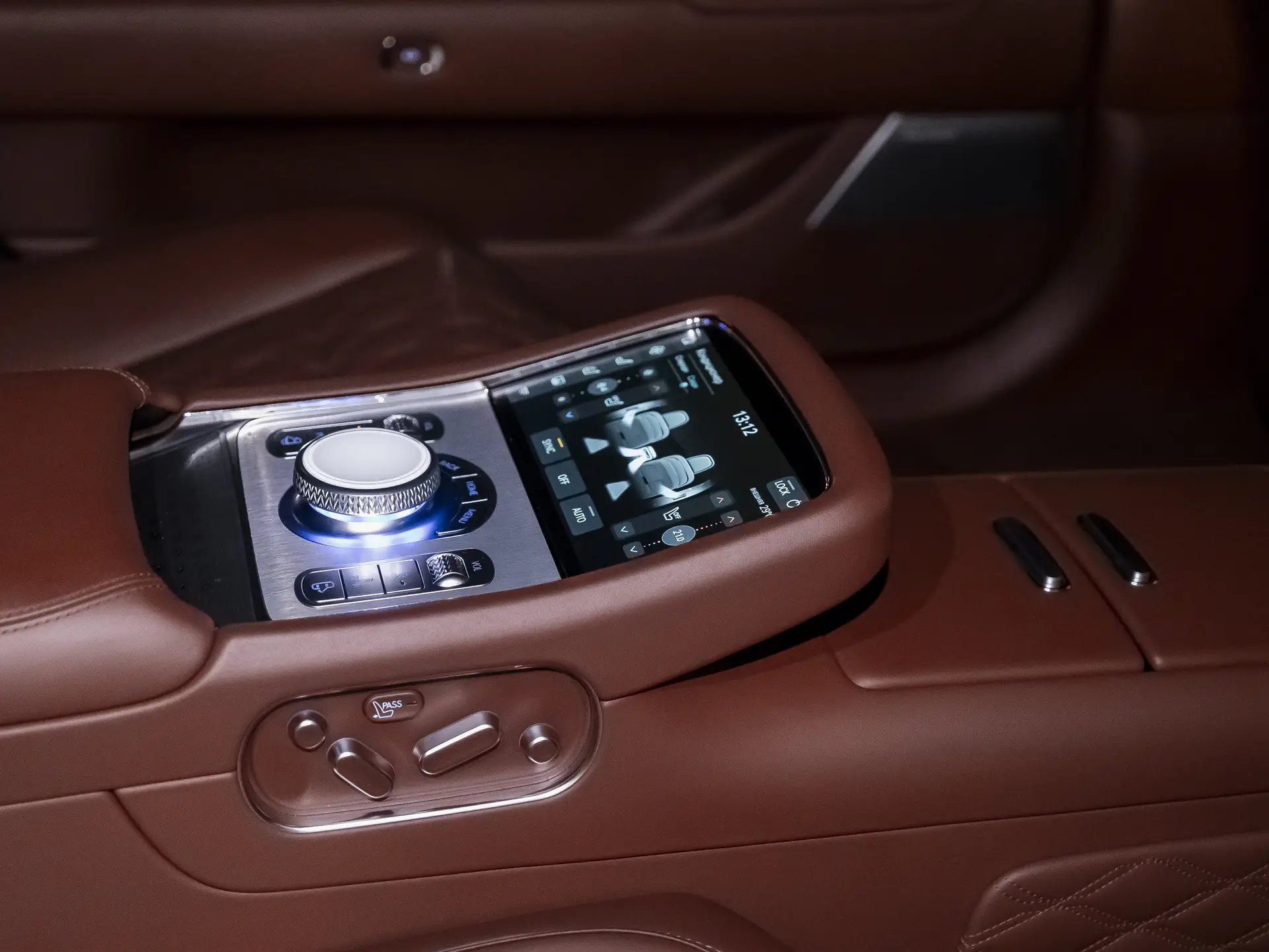 Genesis G90, II, 2023 купить в салоне Million Miles