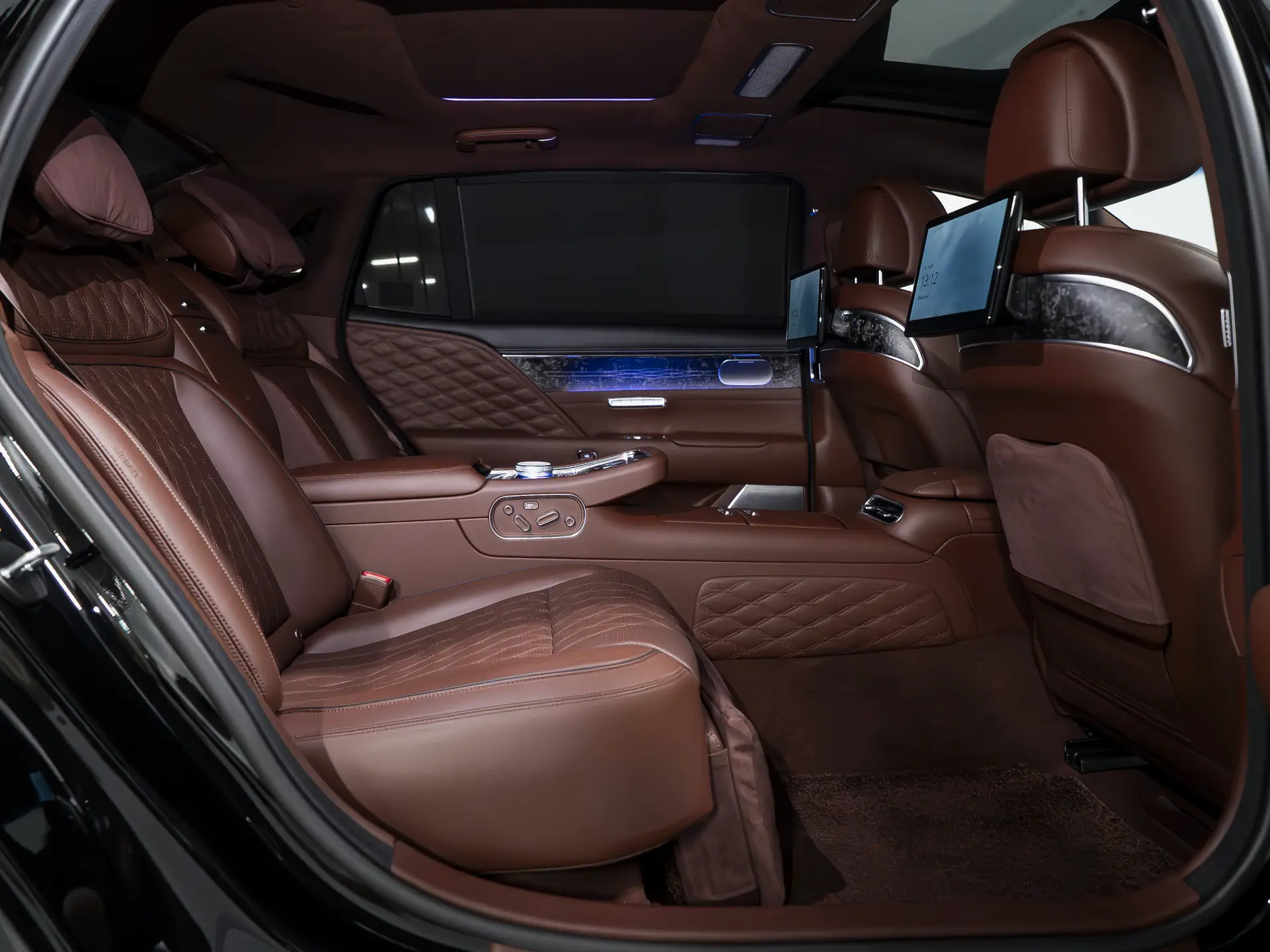 Genesis G90, II, 2023 купить в салоне Million Miles