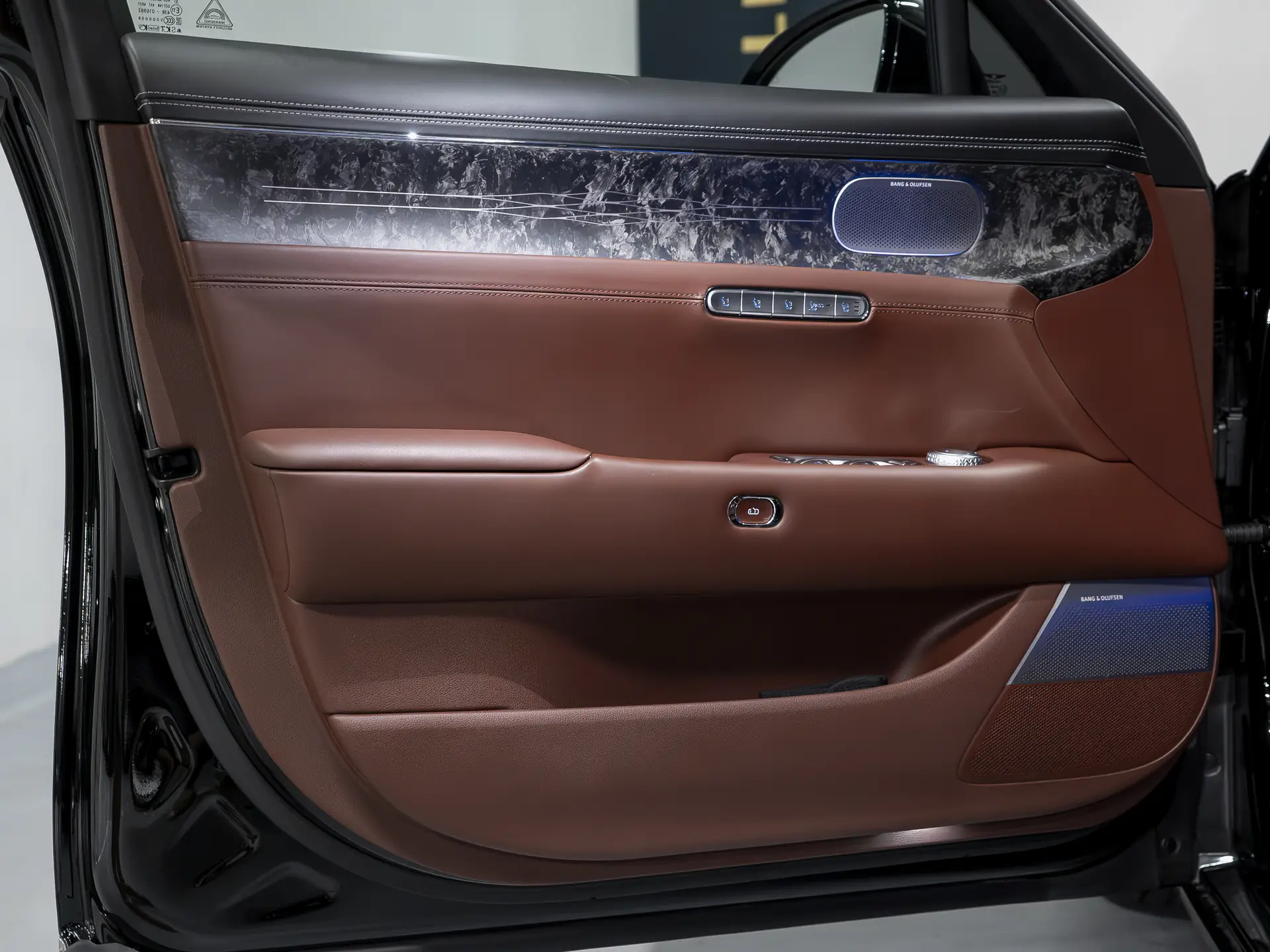 Genesis G90, II, 2023 купить в салоне Million Miles