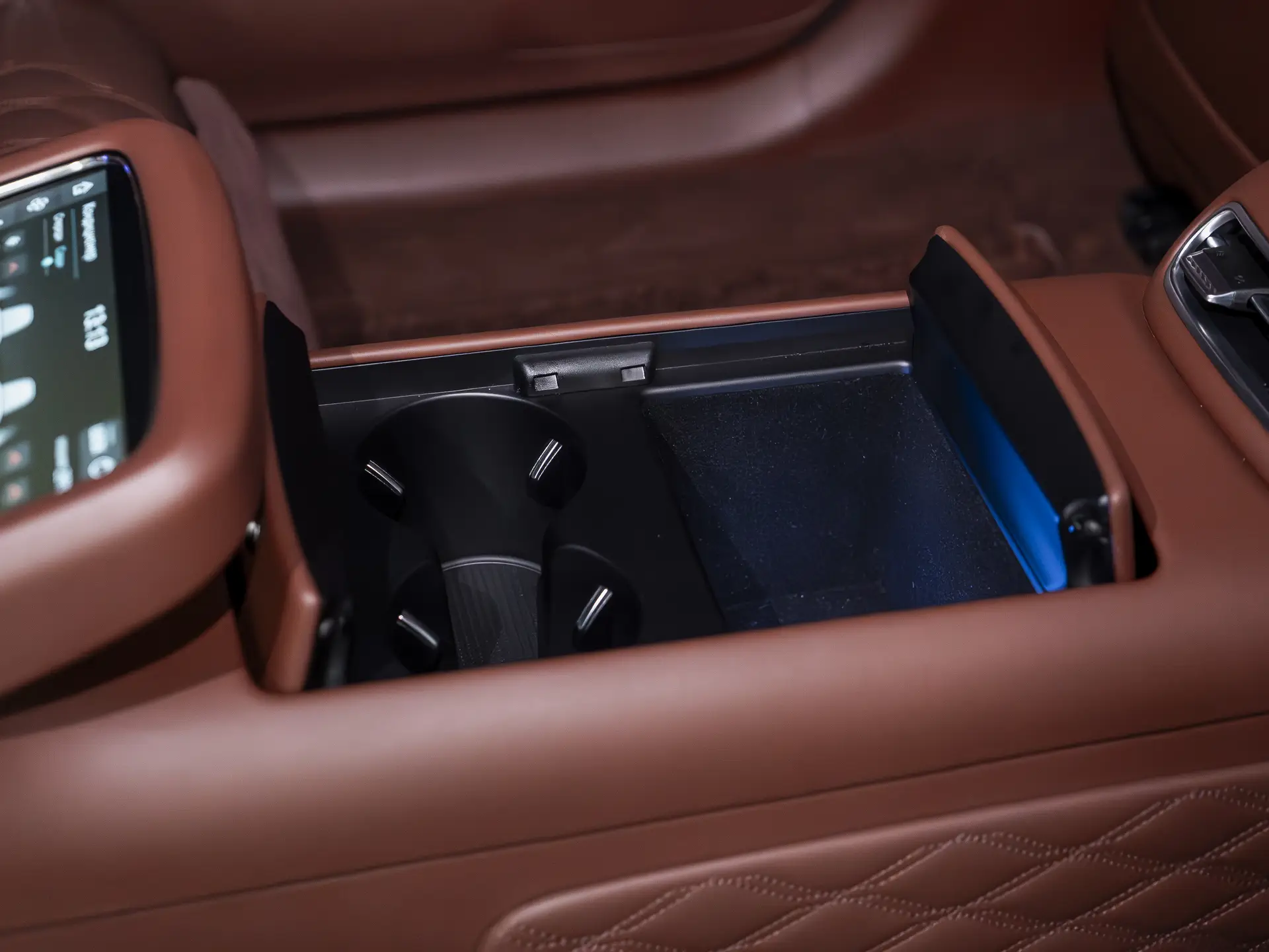 Genesis G90, II, 2023 купить в салоне Million Miles