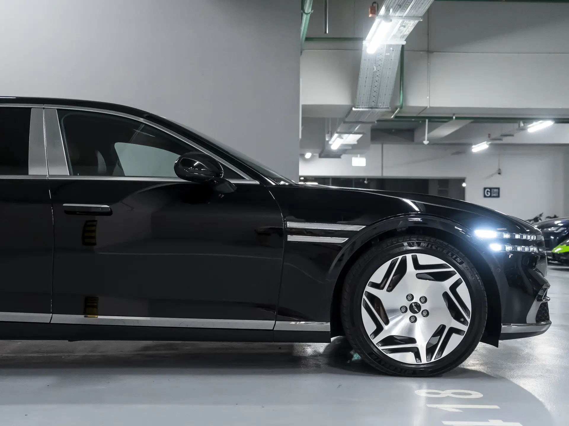 Genesis G90, II, 2023 купить в салоне Million Miles