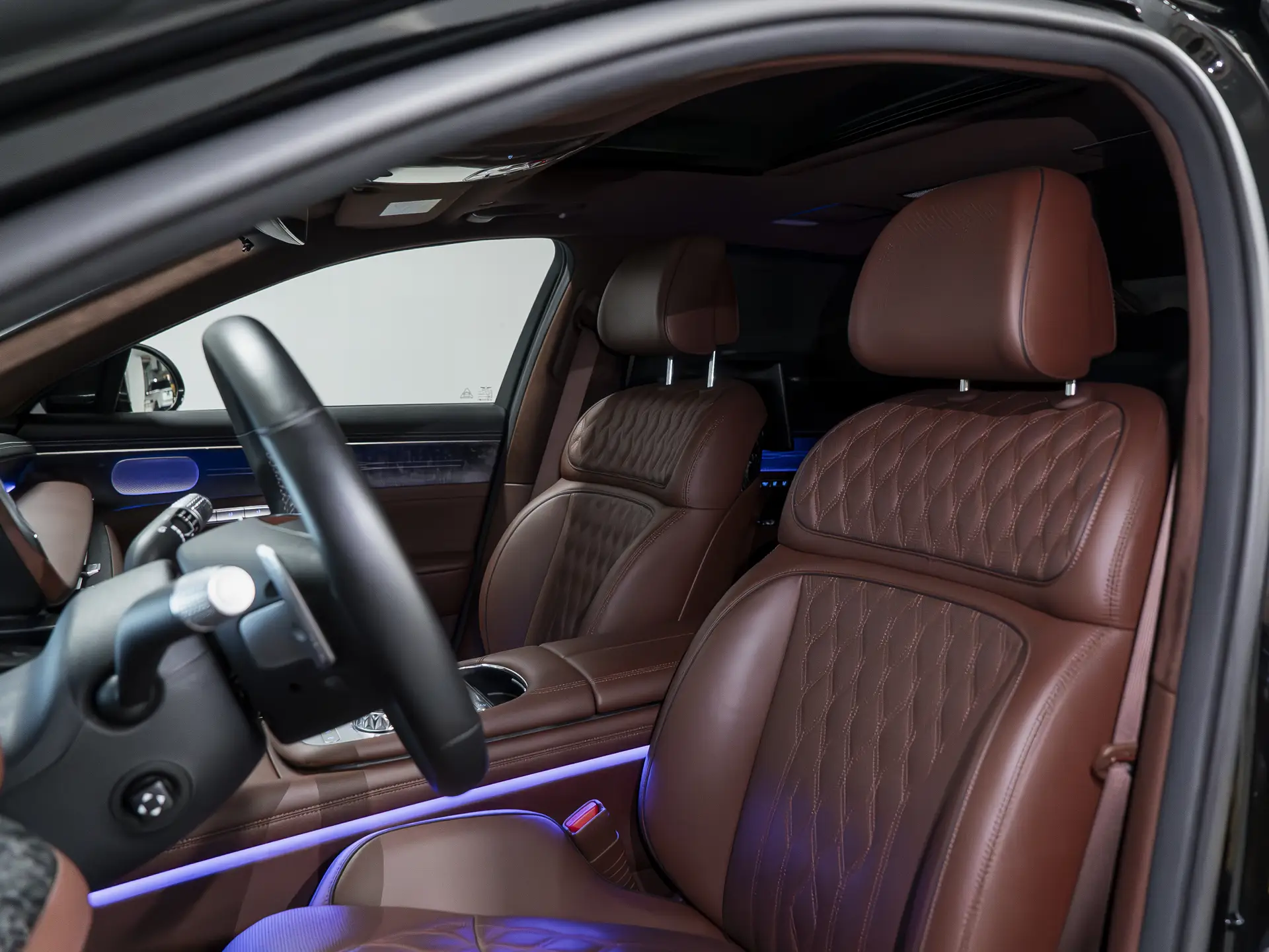 Genesis G90, II, 2023 купить в салоне Million Miles