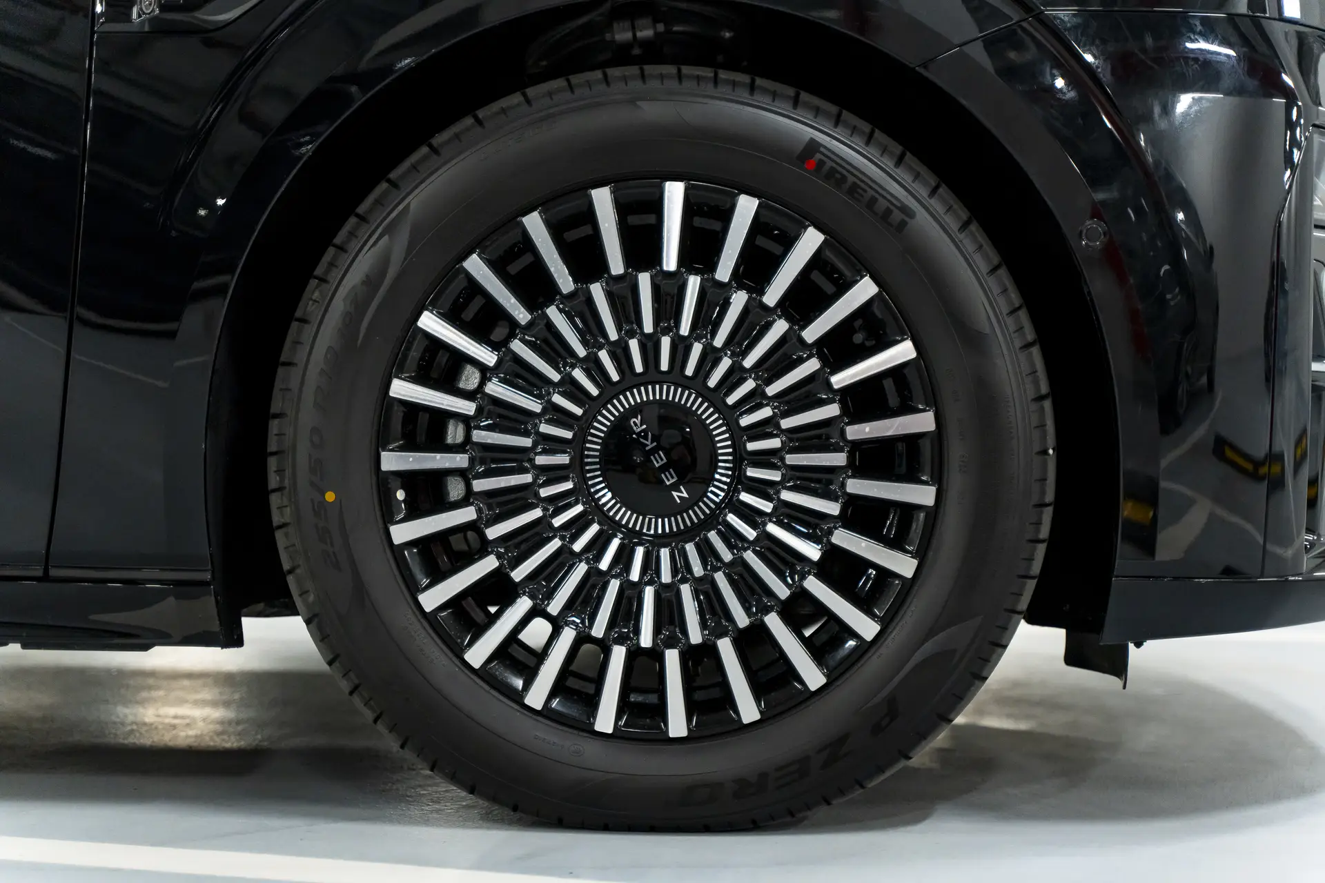 Zeekr 009, I Рестайлинг, 2025 купить в салоне Million Miles