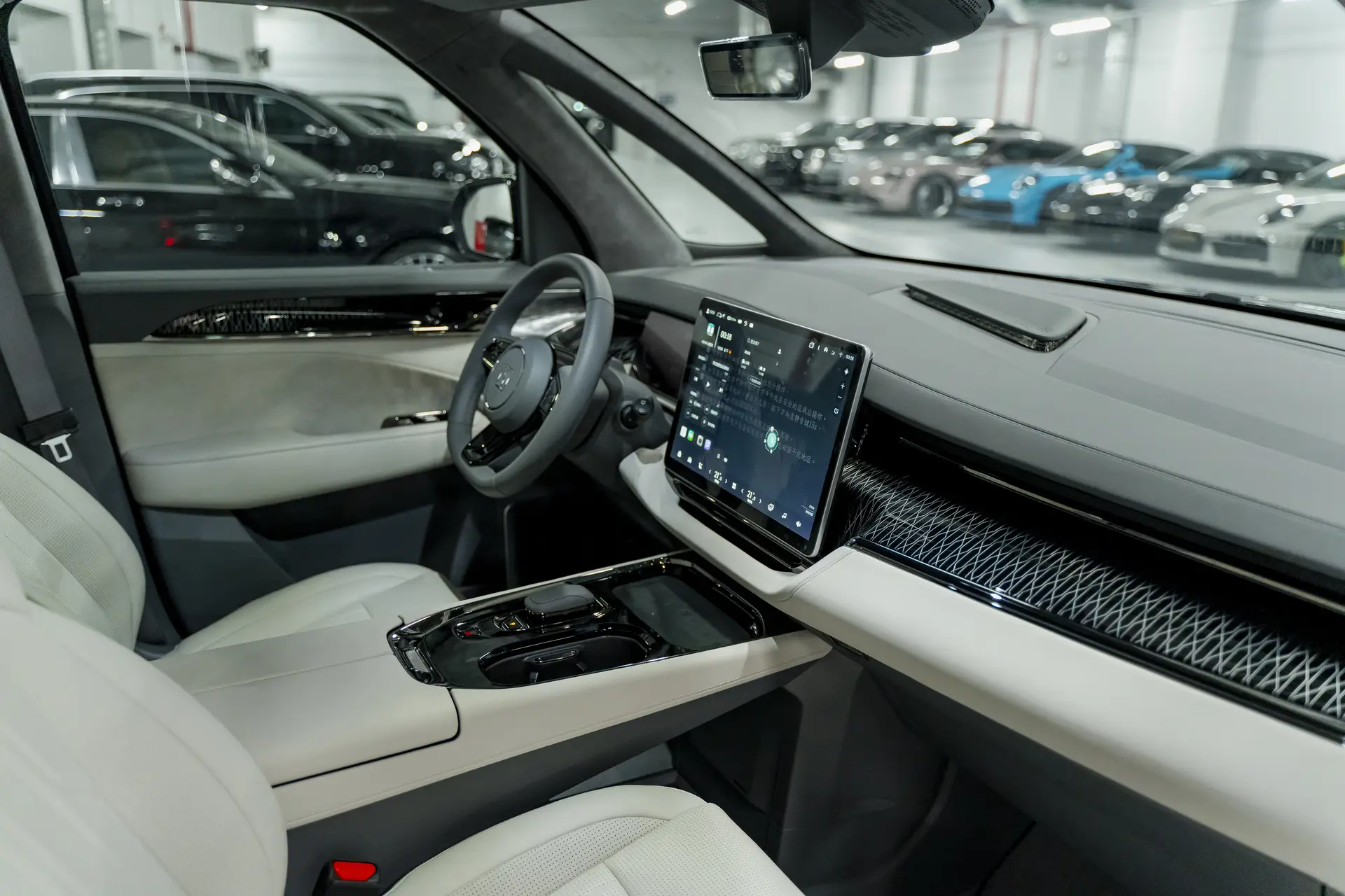 Zeekr 009, I Рестайлинг, 2025 купить в салоне Million Miles