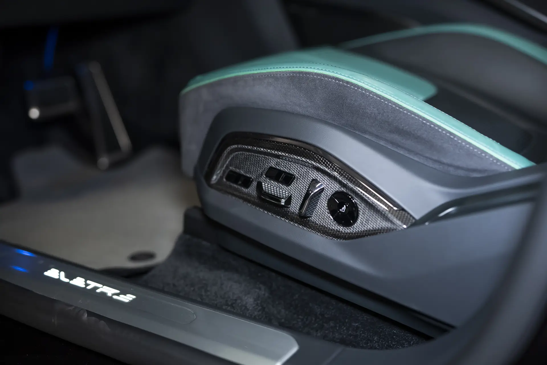 Lotus Eletre, I, 2025 купить в салоне Million Miles