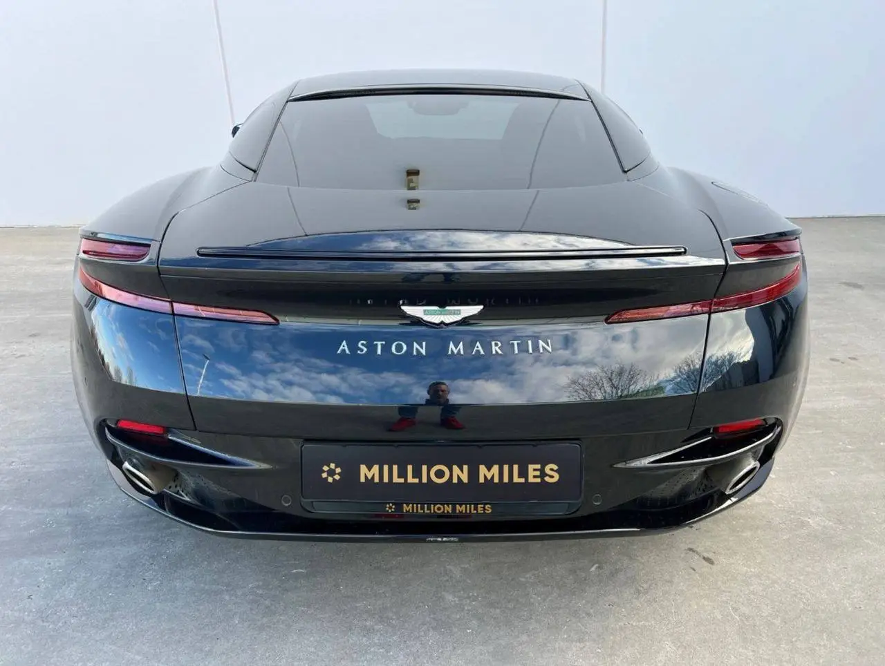 Aston Martin DB12, I, 2025 купить в салоне Million Miles