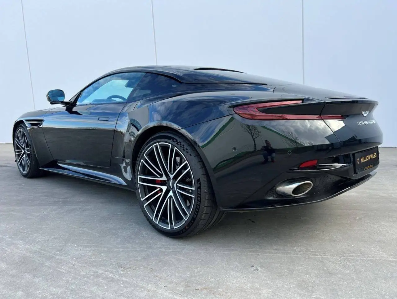 Aston Martin DB12, I, 2025 купить в салоне Million Miles