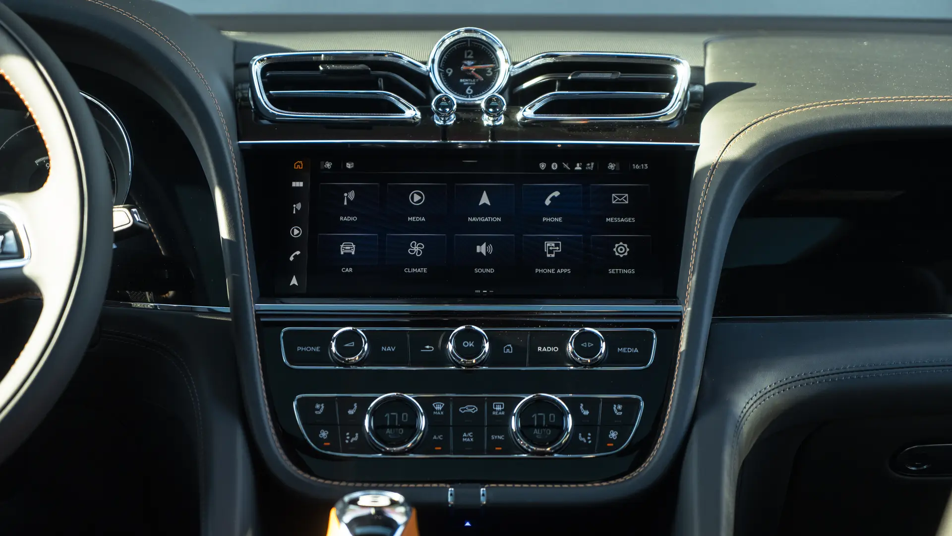 Bentley Bentayga, I Рестайлинг, 2024 купить в салоне Million Miles