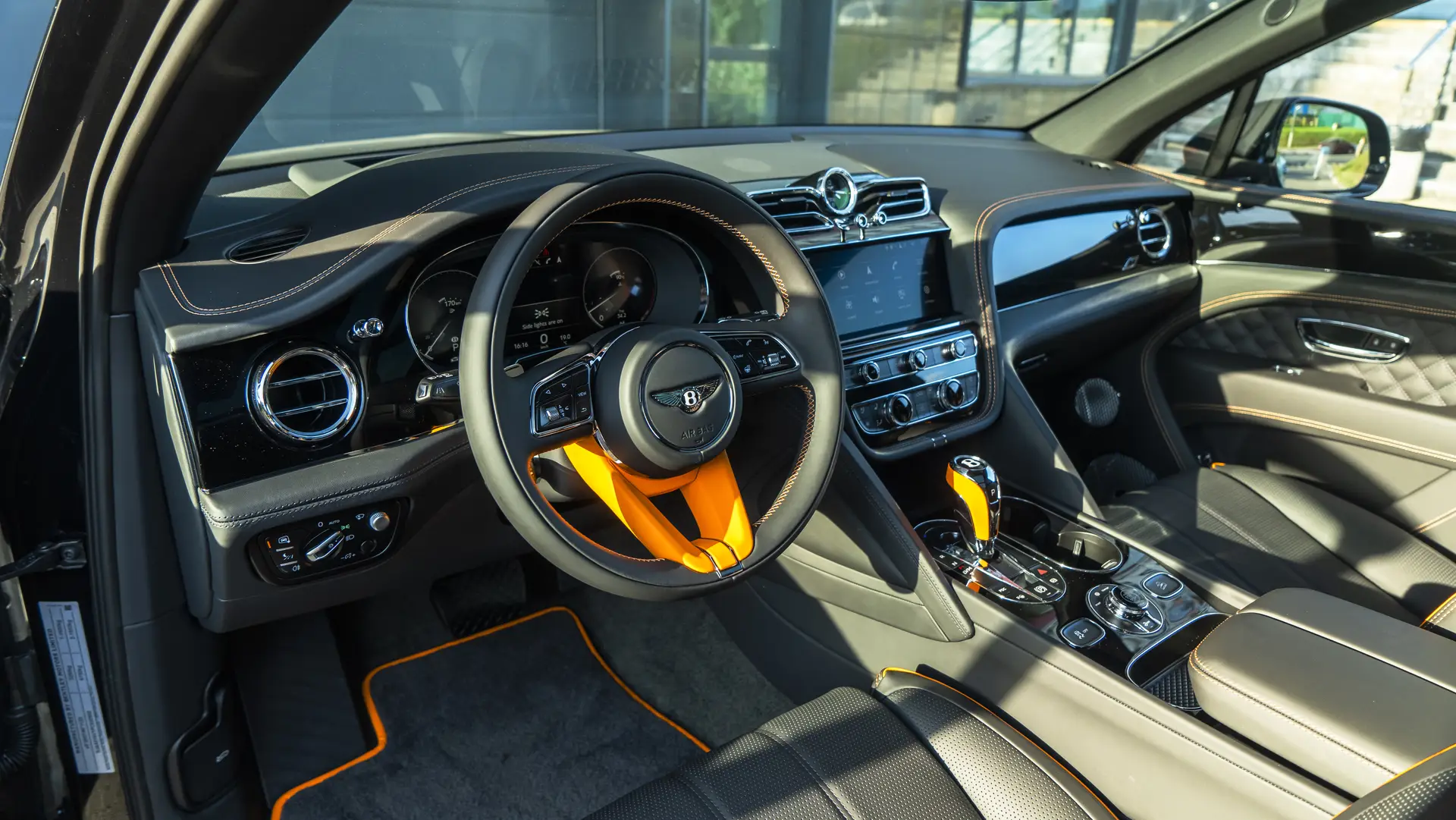 Bentley Bentayga, I Рестайлинг, 2024 купить в салоне Million Miles