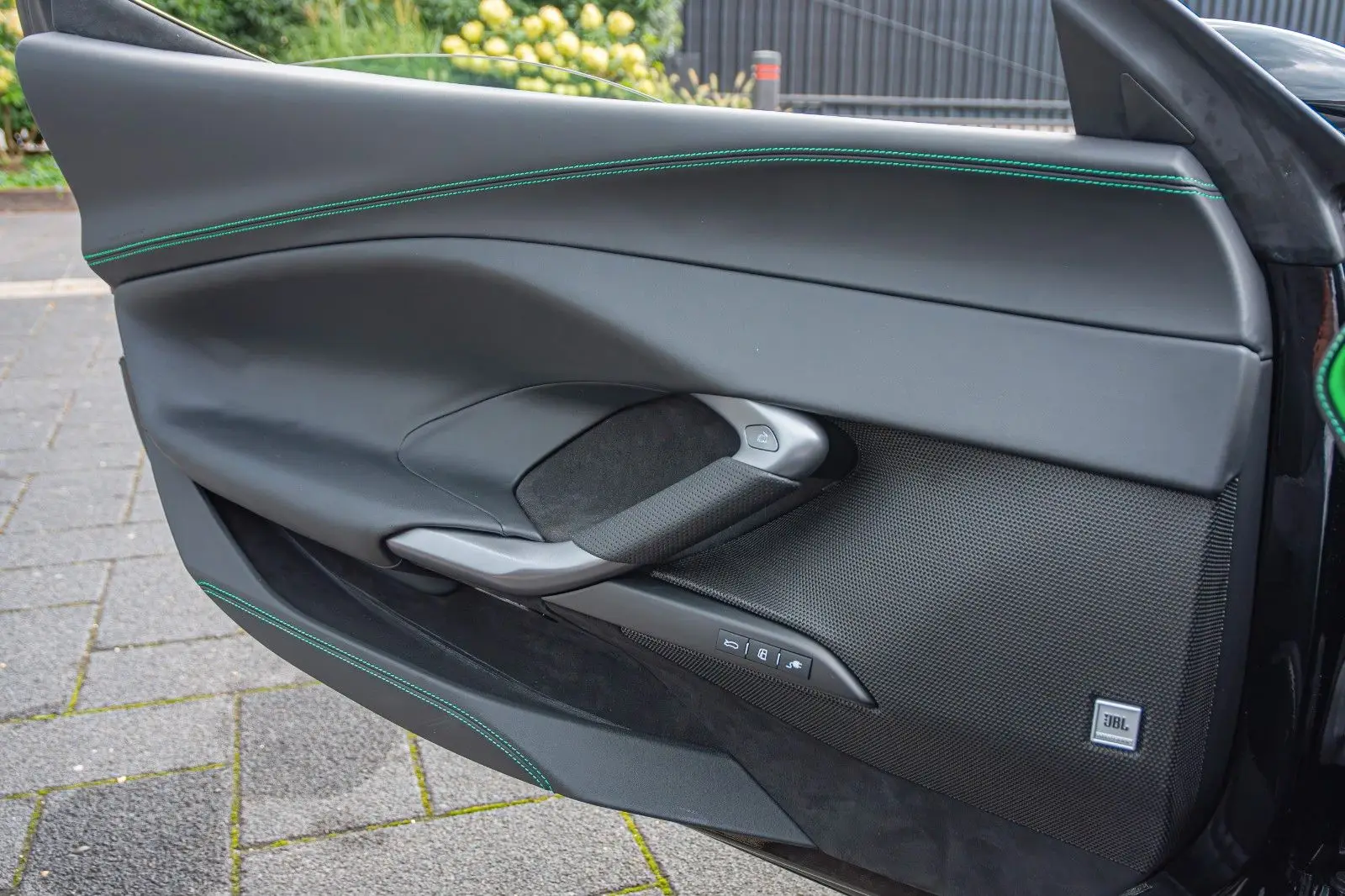 Ferrari 296 GTB GTS, I, 2024 купить в салоне Million Miles