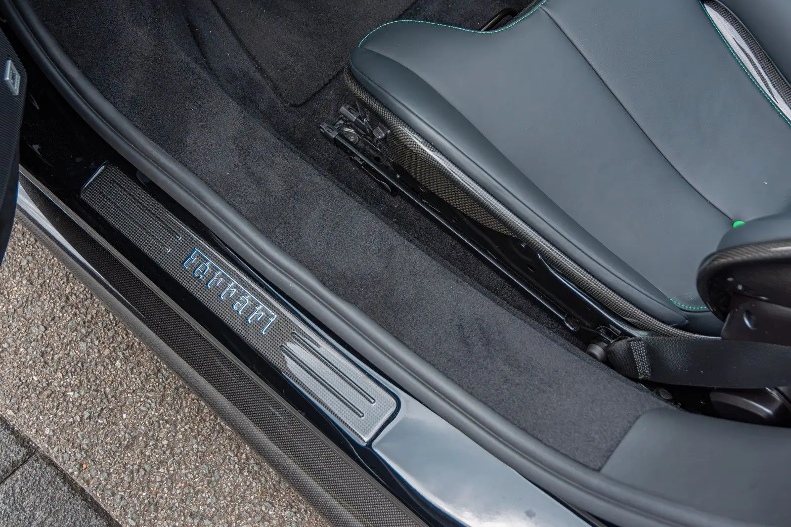 Ferrari 296 GTB GTS, I, 2024 купить в салоне Million Miles