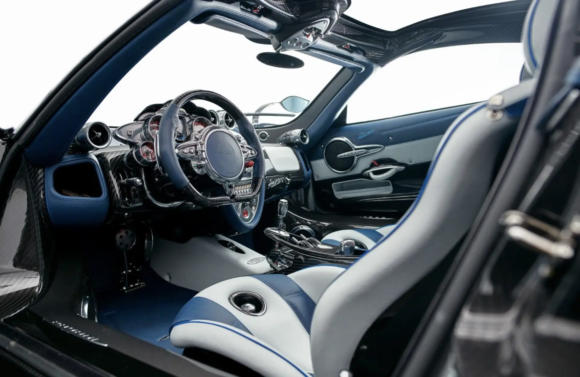 Pagani Huayra, I, 2024 купить в салоне Million Miles