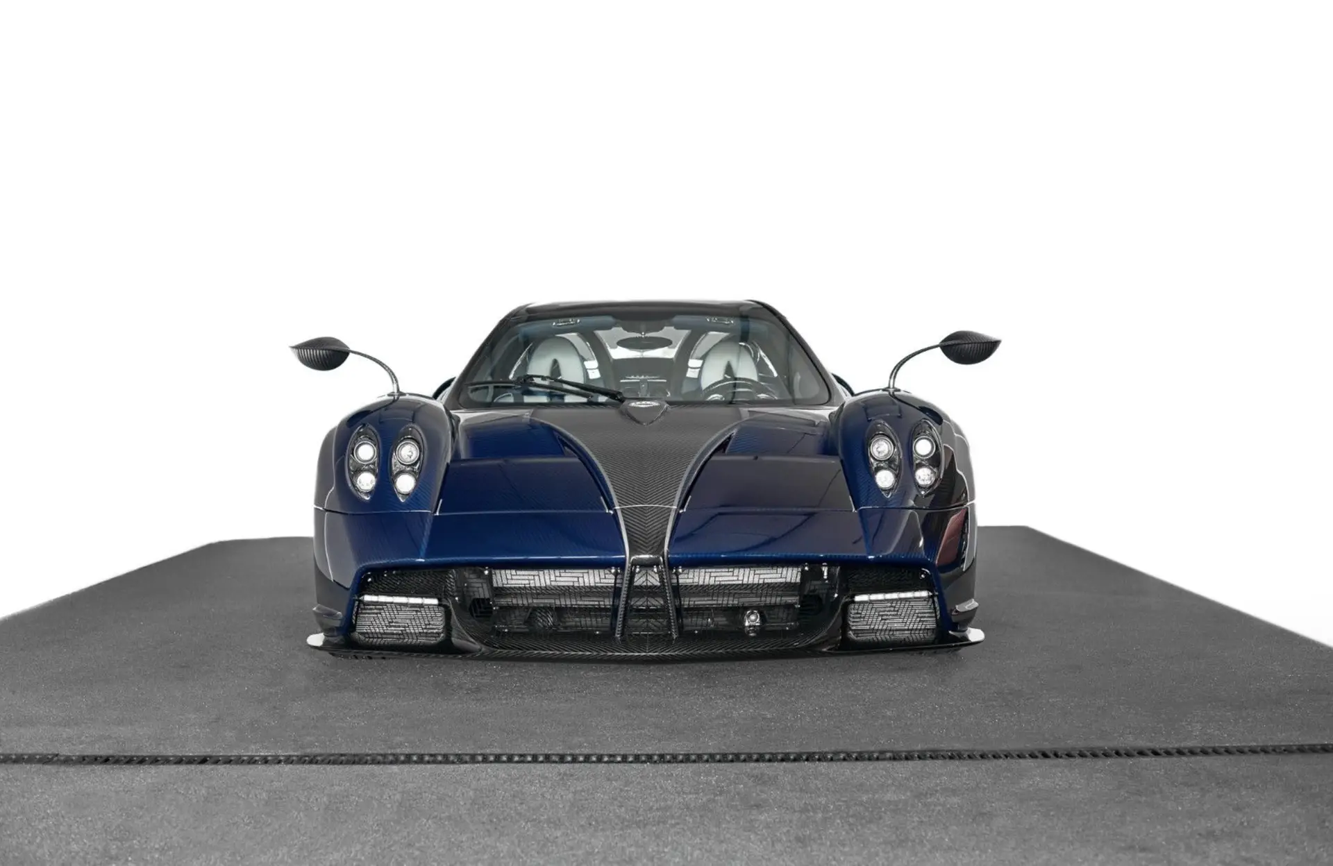 Pagani Huayra, I, 2024 купить в салоне Million Miles