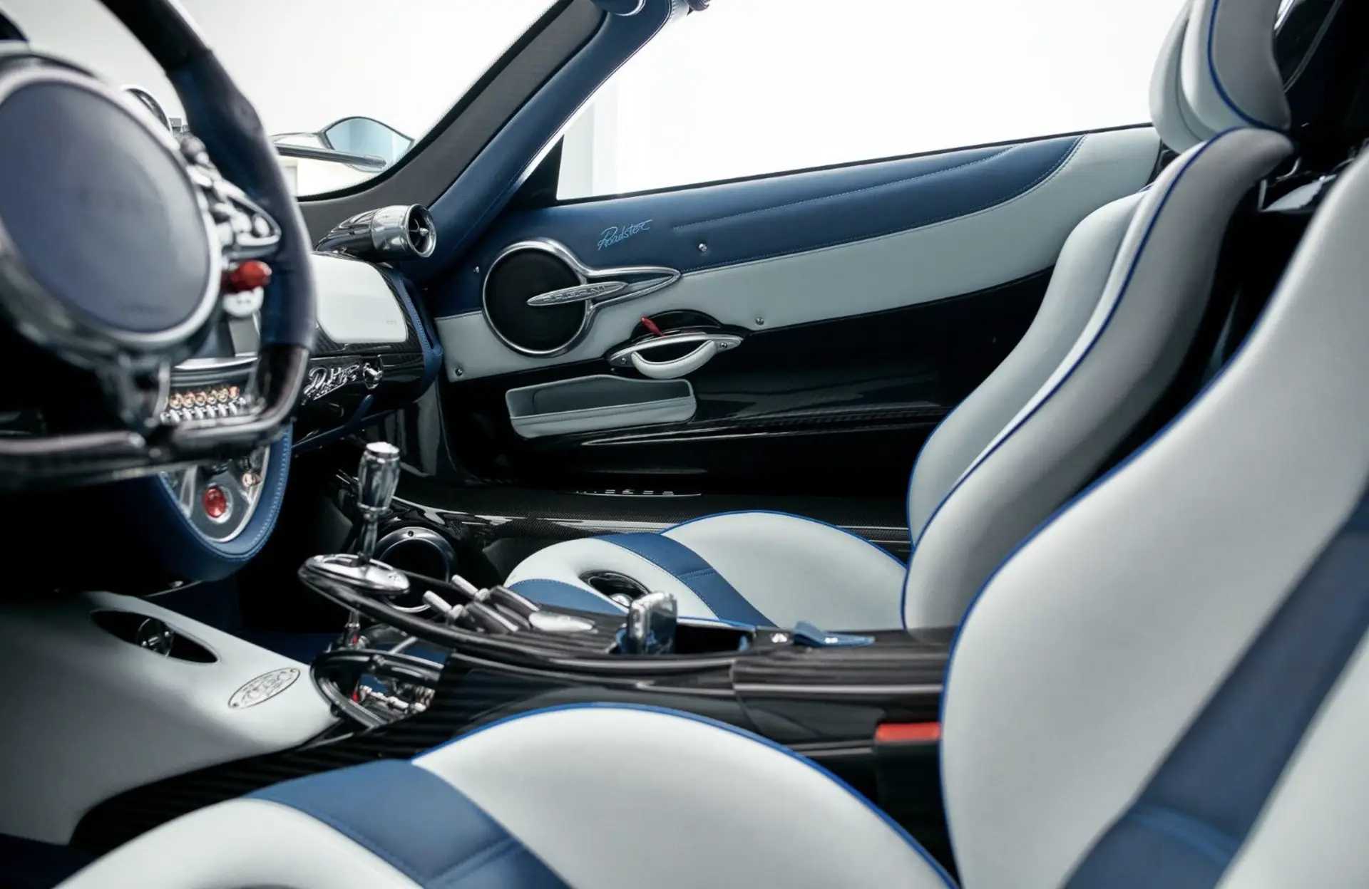 Pagani Huayra, I, 2024 купить в салоне Million Miles