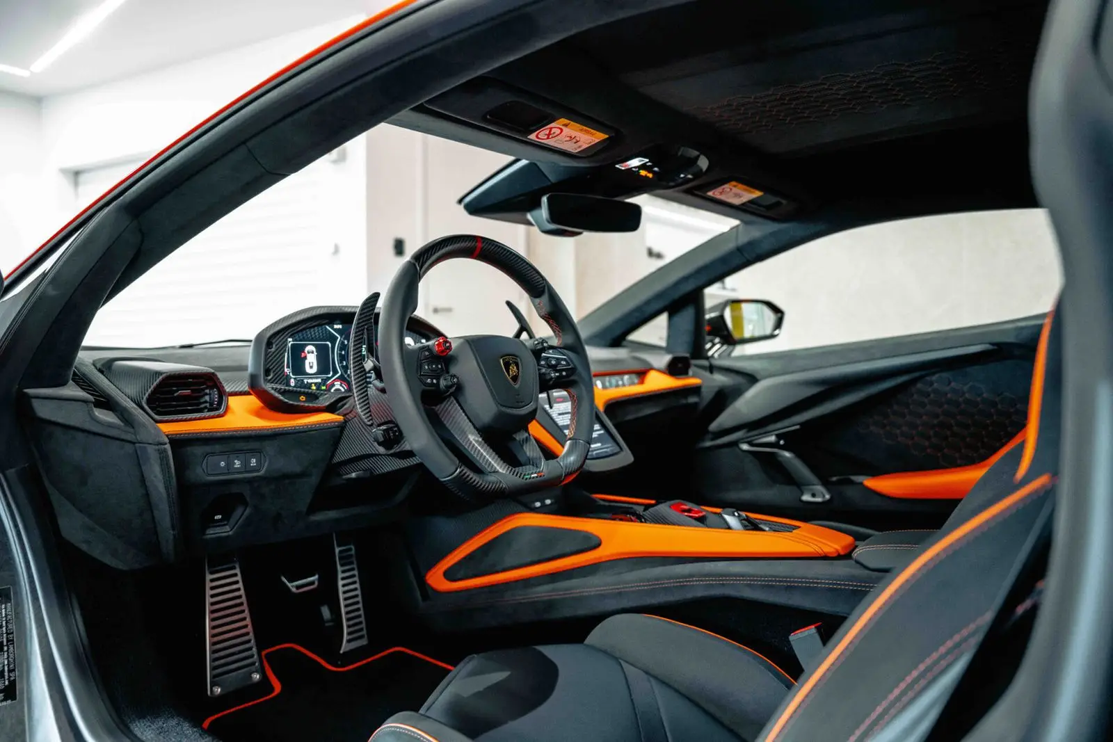 Lamborghini Revuelto, I, 2025 купить в салоне Million Miles