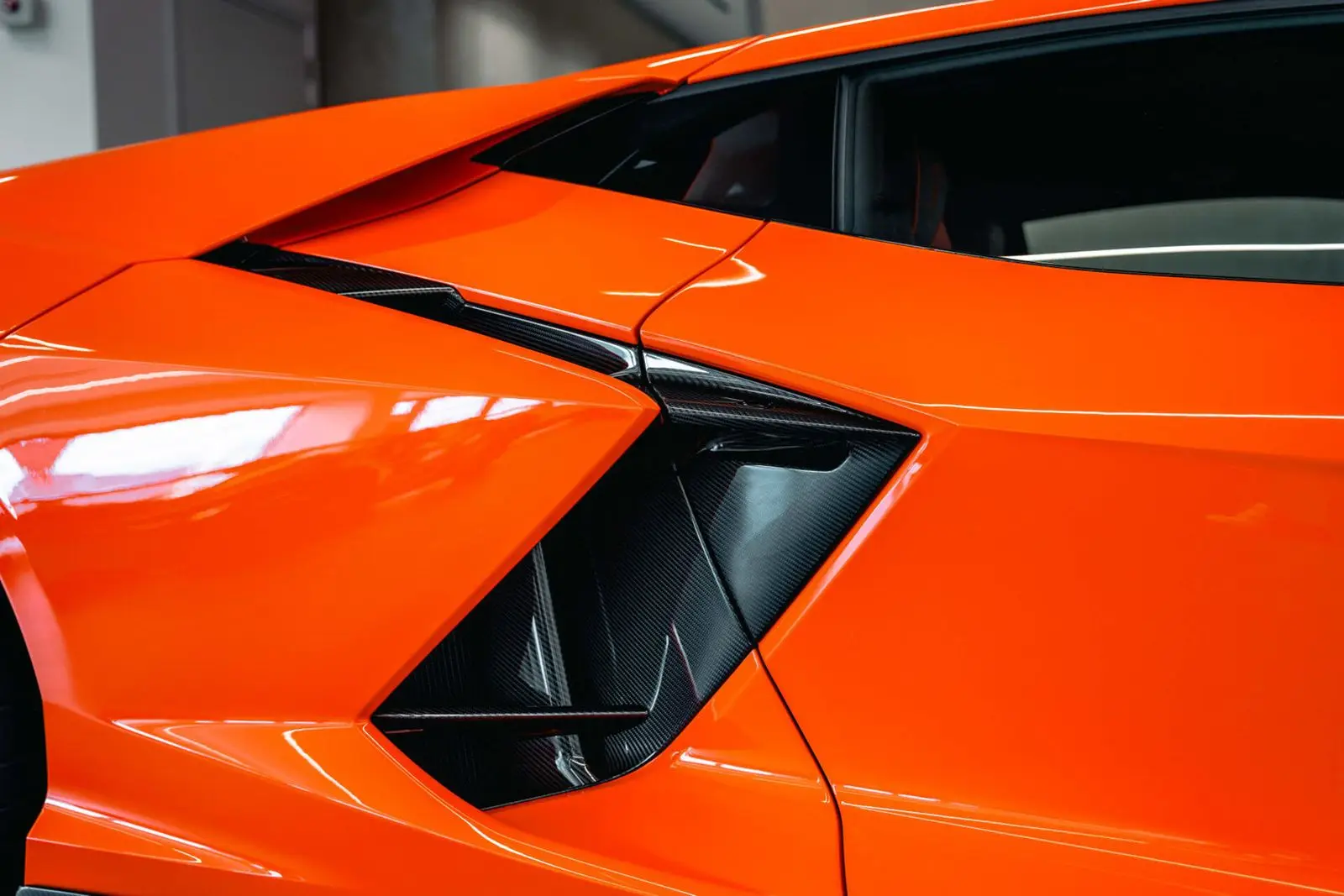 Lamborghini Revuelto, I, 2025 купить в салоне Million Miles