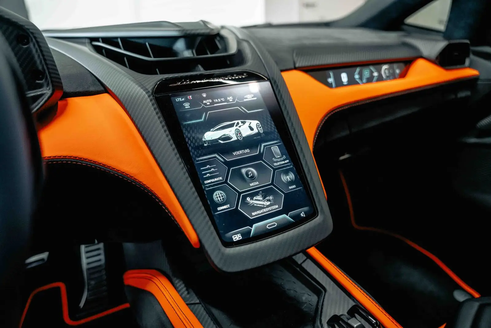 Lamborghini Revuelto, I, 2025 купить в салоне Million Miles