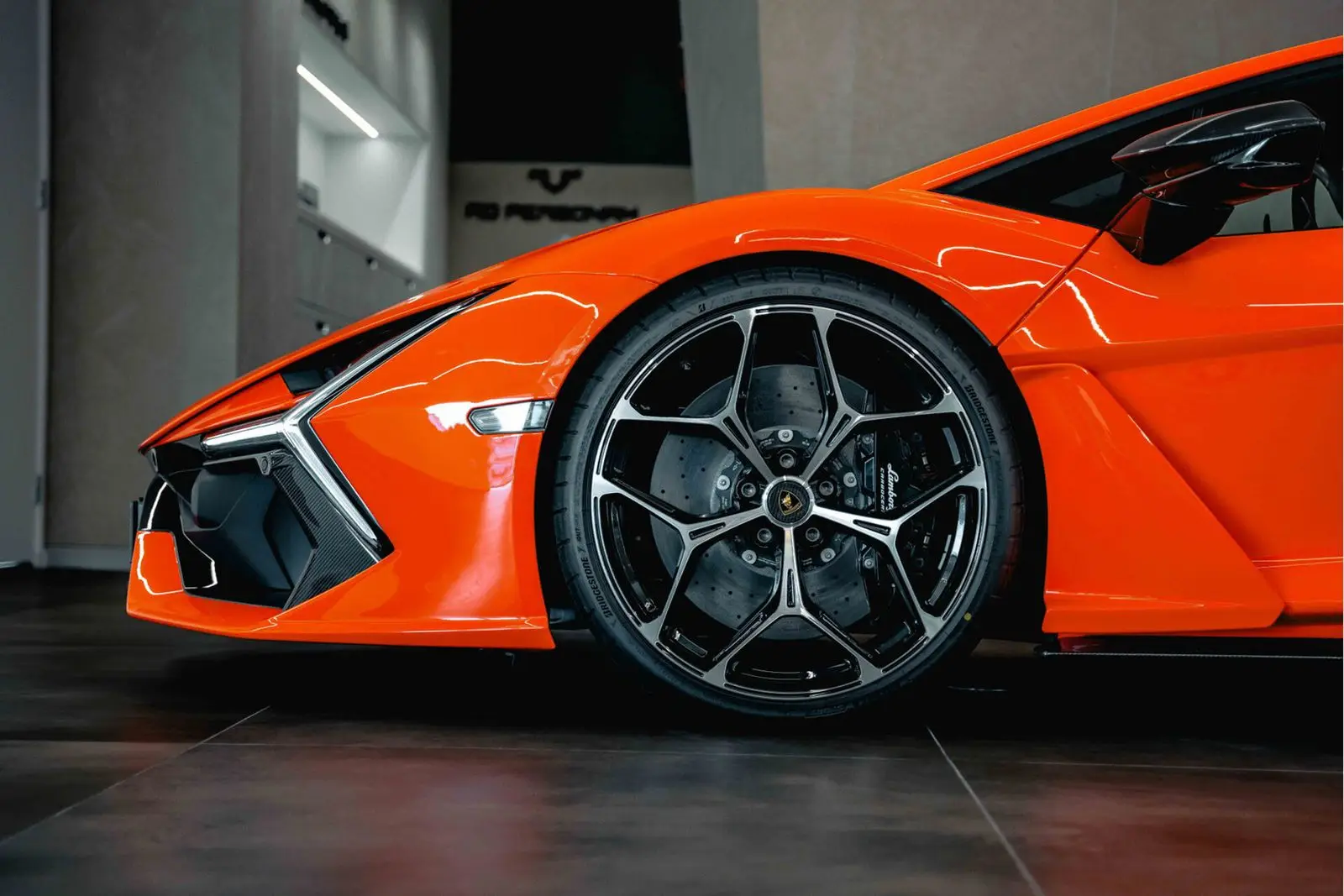 Lamborghini Revuelto, I, 2025 купить в салоне Million Miles