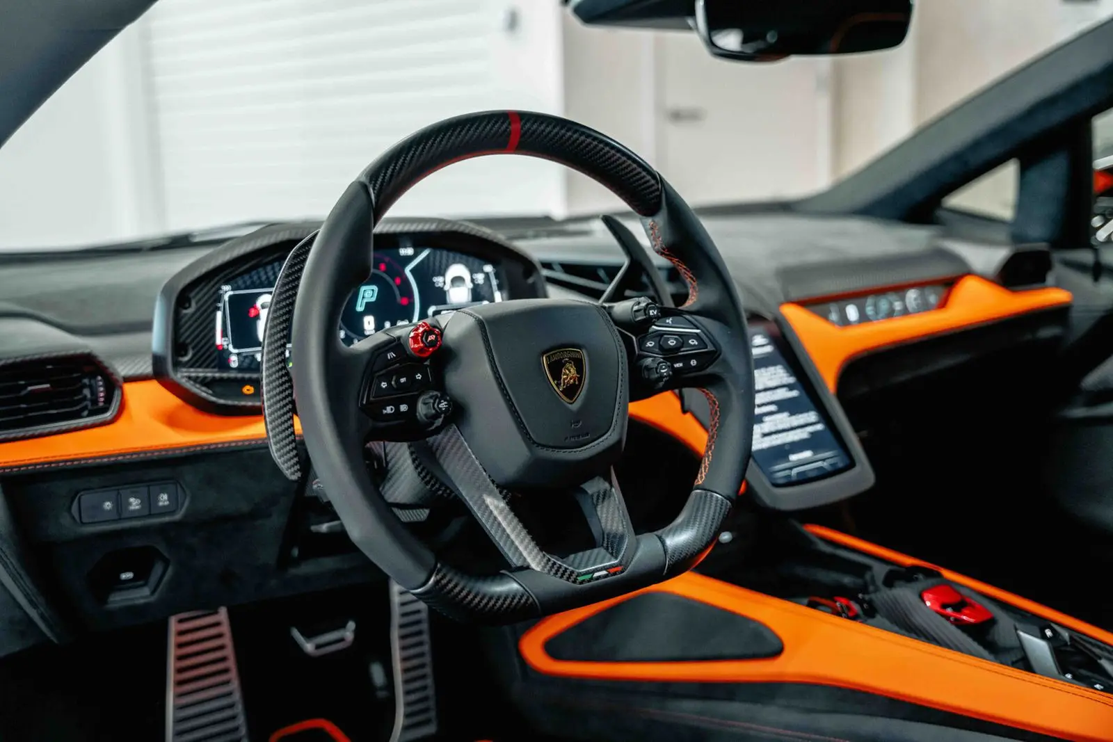 Lamborghini Revuelto, I, 2025 купить в салоне Million Miles