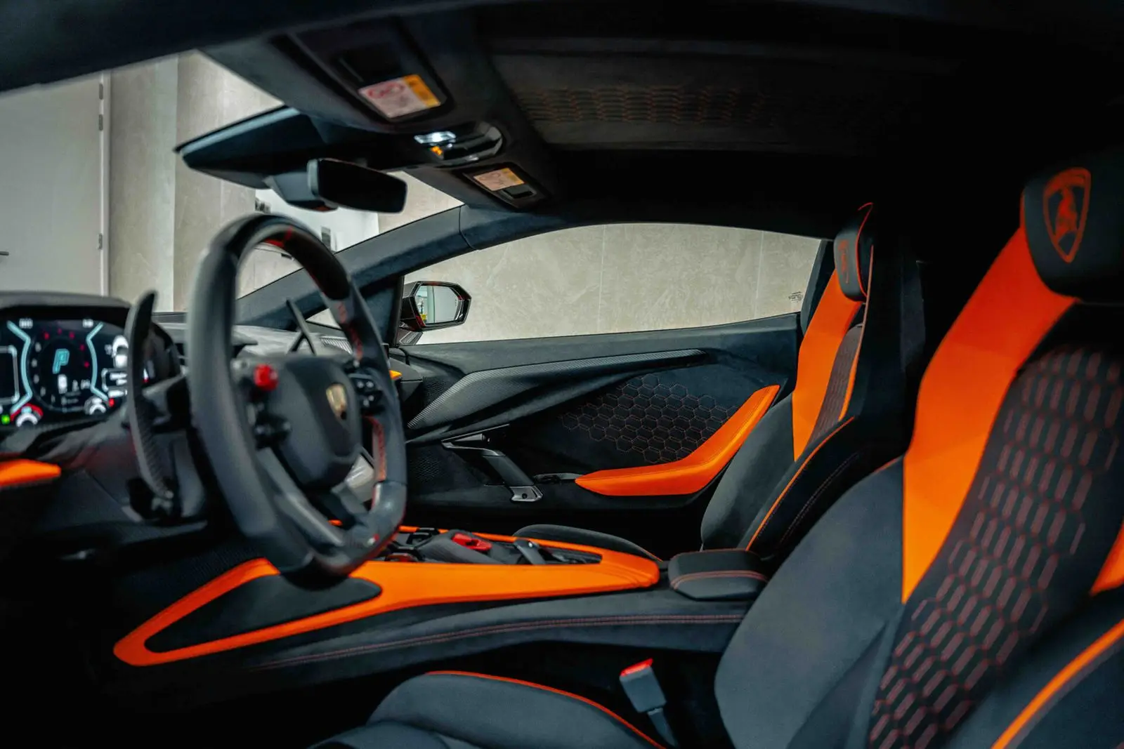 Lamborghini Revuelto, I, 2025 купить в салоне Million Miles