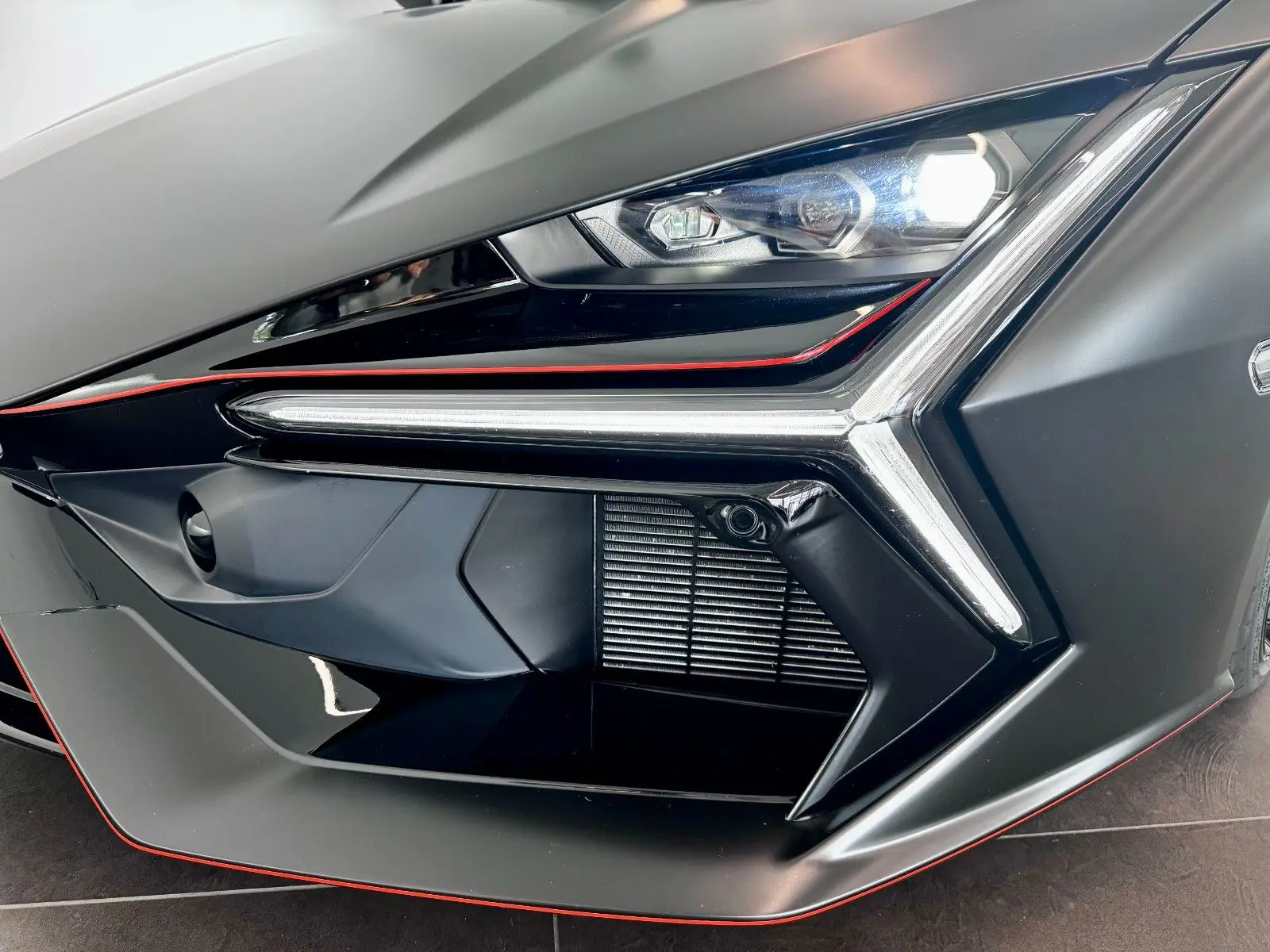 Lamborghini Revuelto, I, 2025 купить в салоне Million Miles