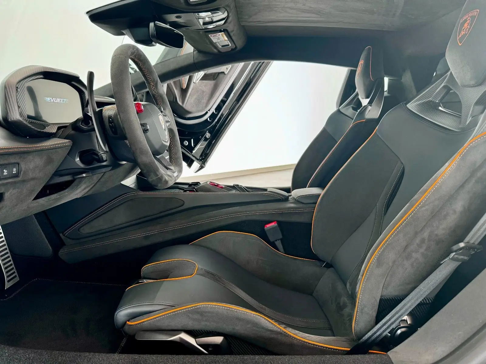 Lamborghini Revuelto, I, 2025 купить в салоне Million Miles