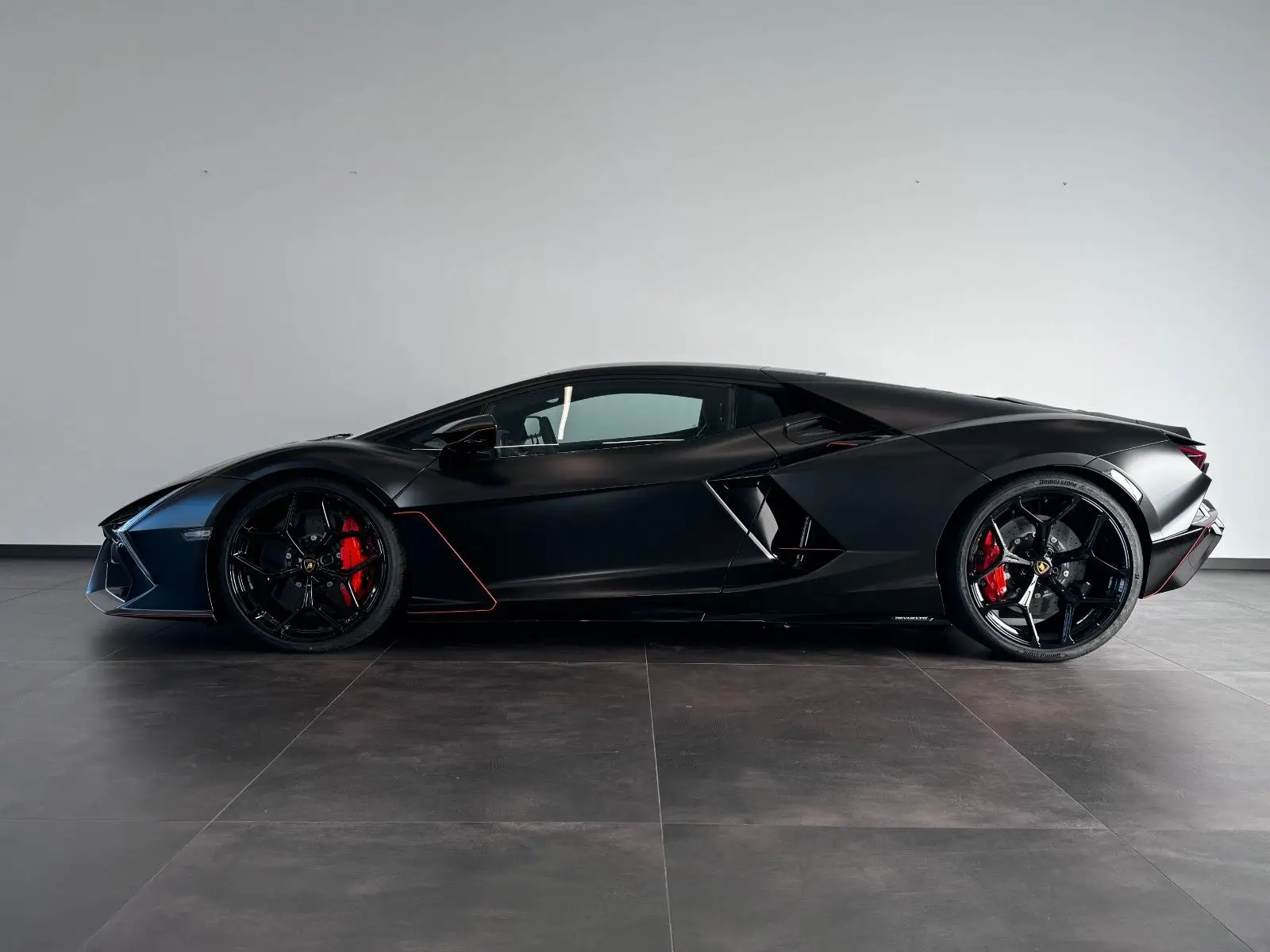 Lamborghini Revuelto, I, 2025 купить в салоне Million Miles