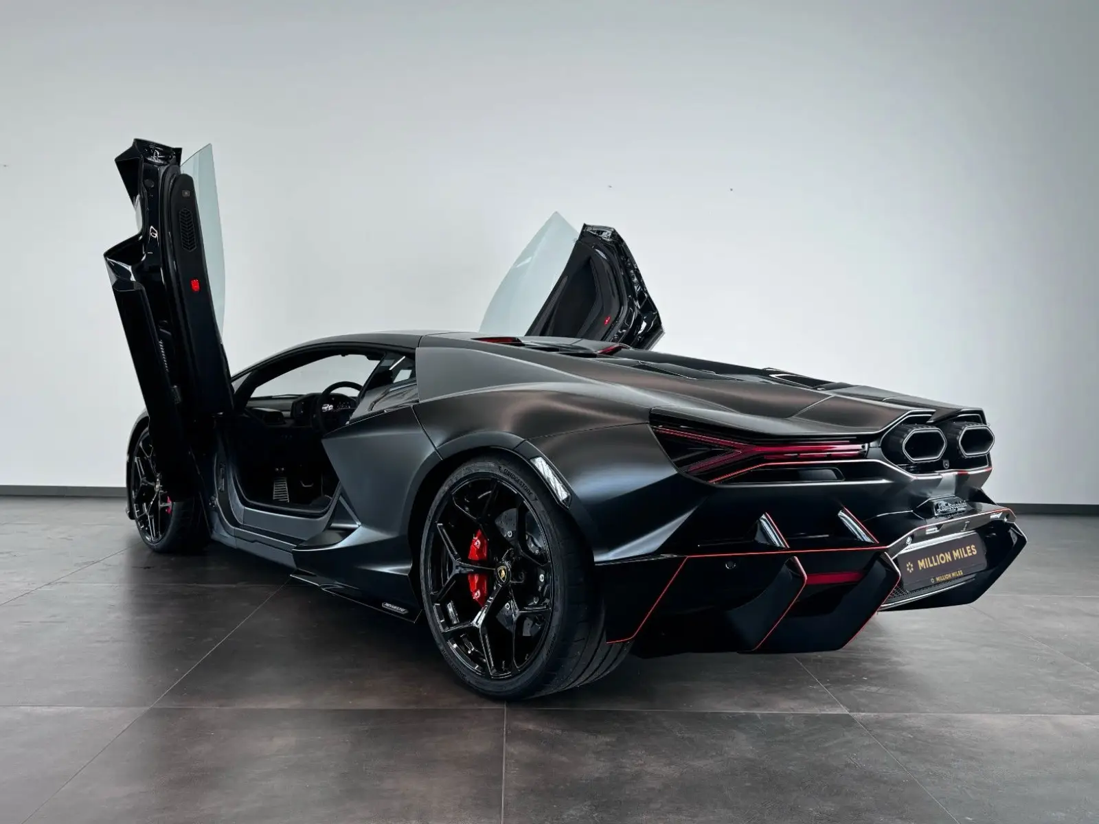 Lamborghini Revuelto, I, 2025 купить в салоне Million Miles