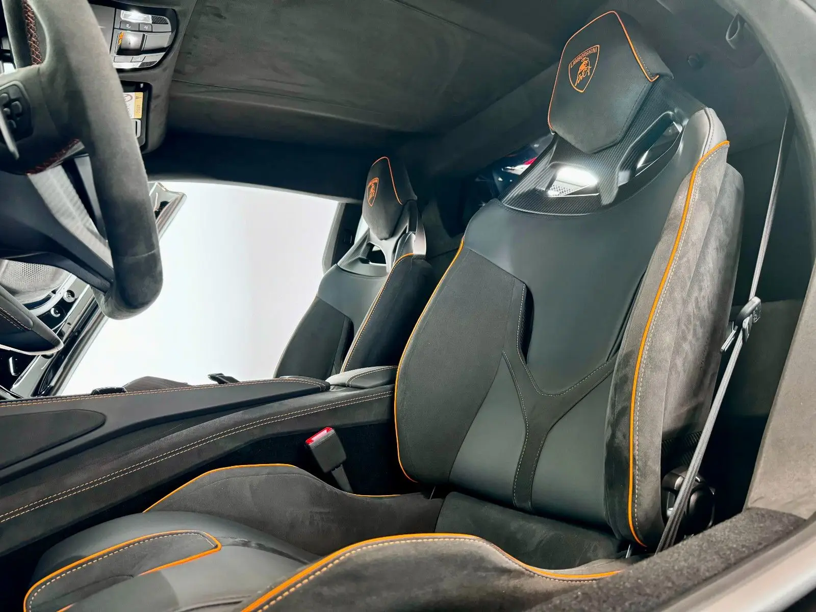 Lamborghini Revuelto, I, 2025 купить в салоне Million Miles