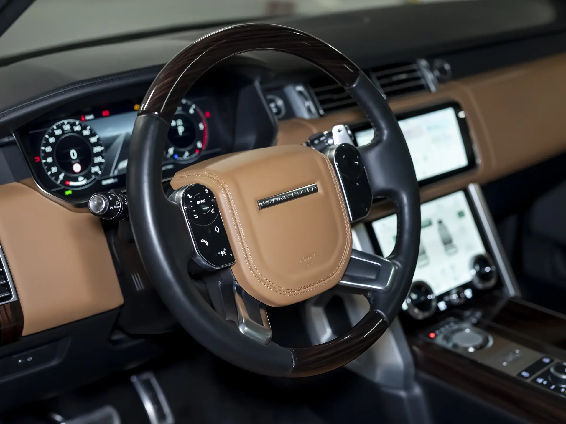 Land Rover Range Rover, IV Рестайлинг, 2019 купить в салоне Million Miles