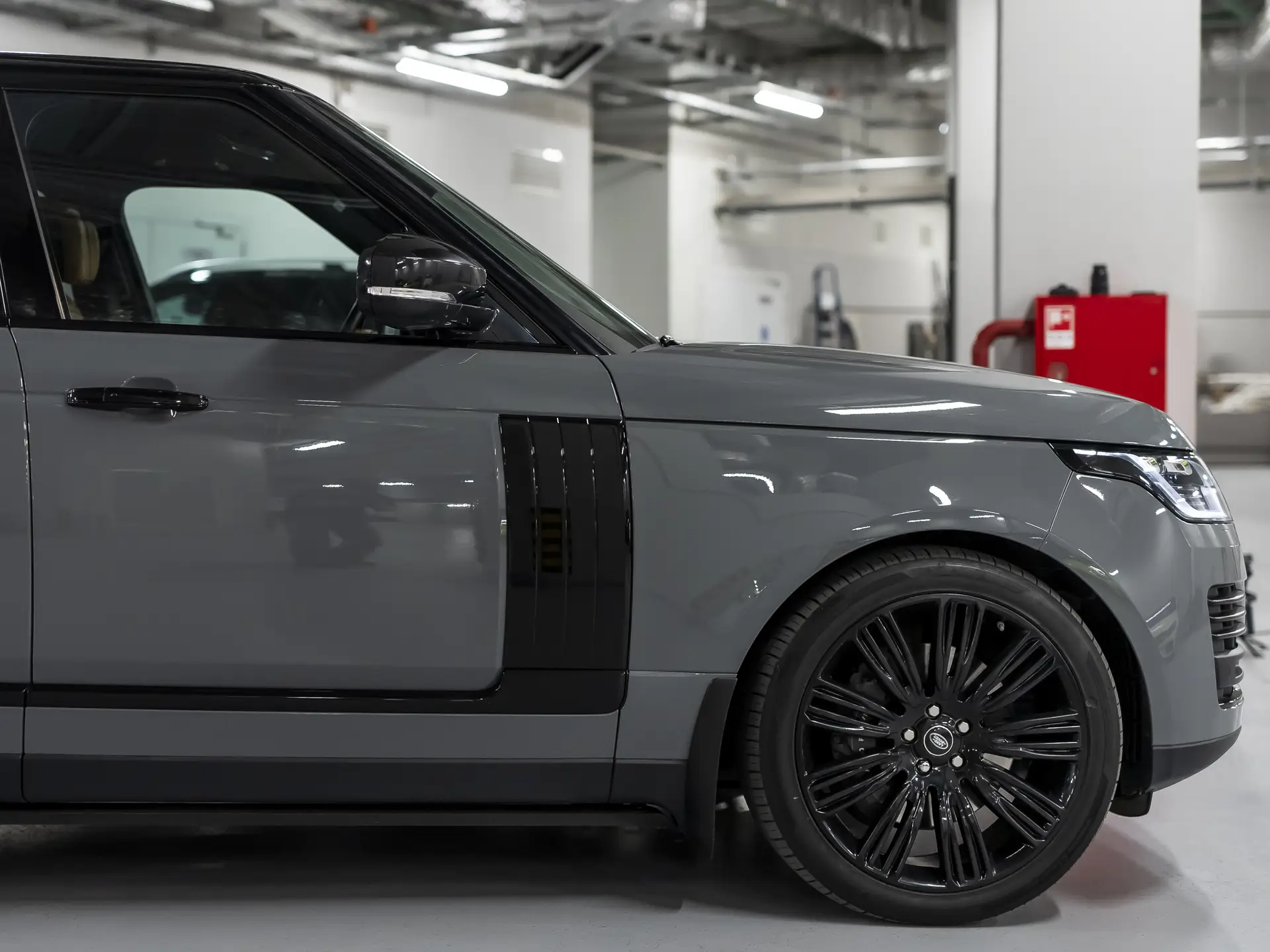 Land Rover Range Rover, IV Рестайлинг, 2019 купить в салоне Million Miles