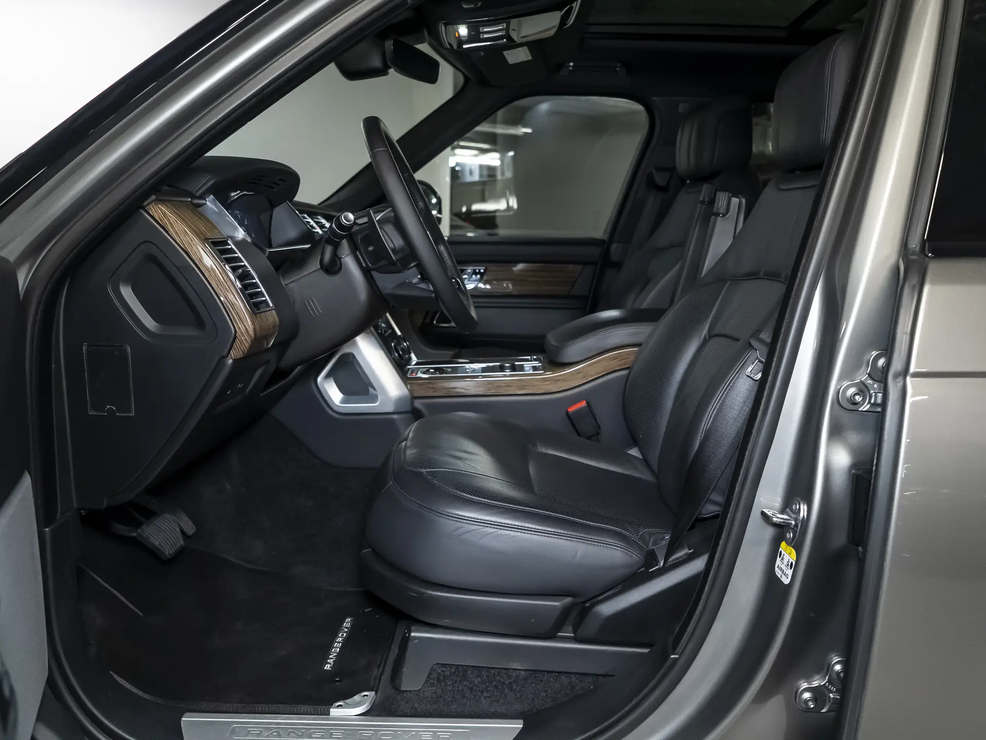 Land Rover Range Rover, IV Рестайлинг, 2020 купить в салоне Million Miles