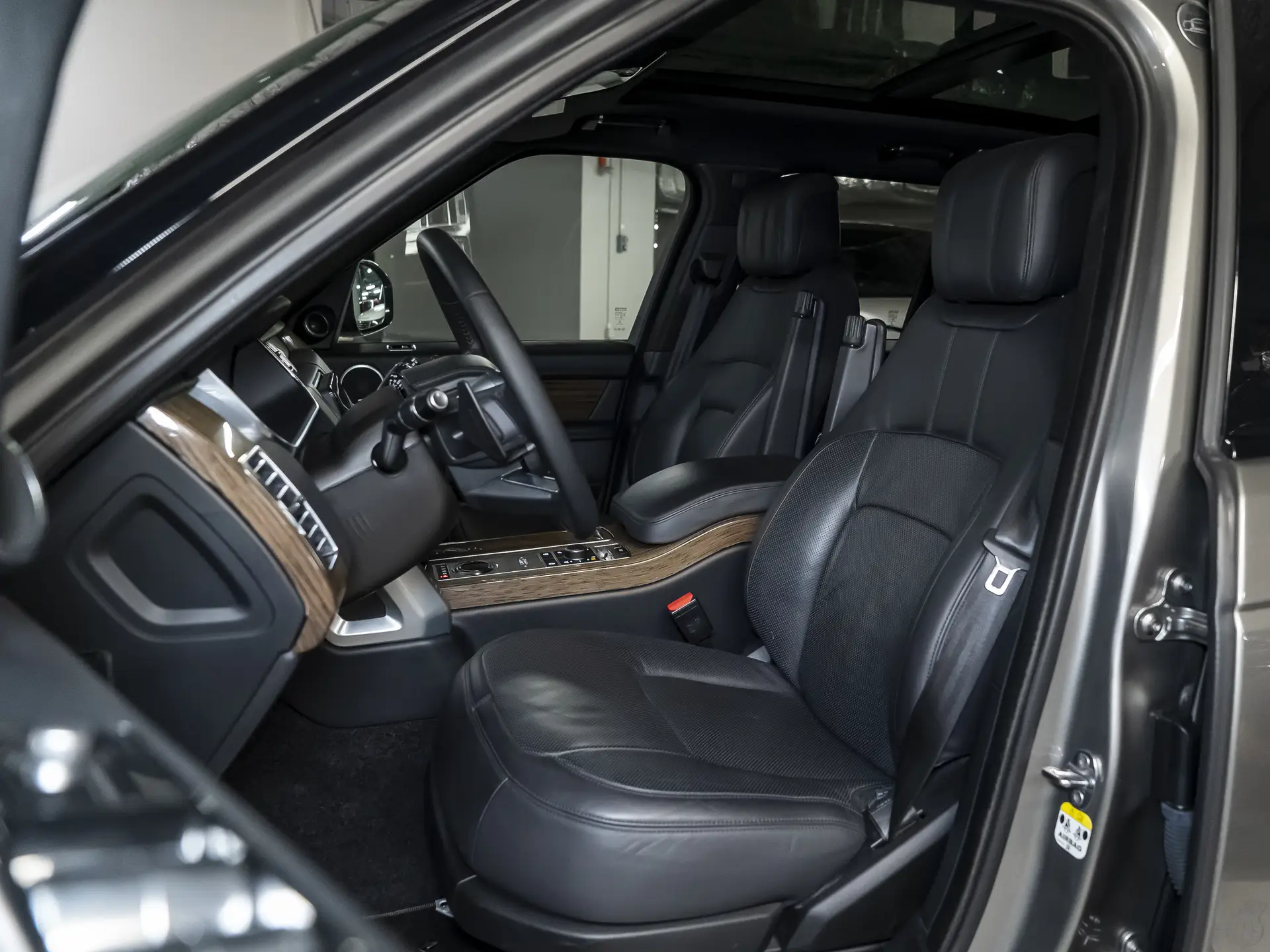 Land Rover Range Rover, IV Рестайлинг, 2020 купить в салоне Million Miles