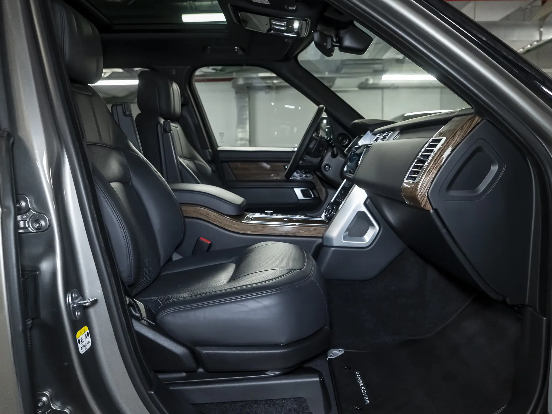 Land Rover Range Rover, IV Рестайлинг, 2020 купить в салоне Million Miles