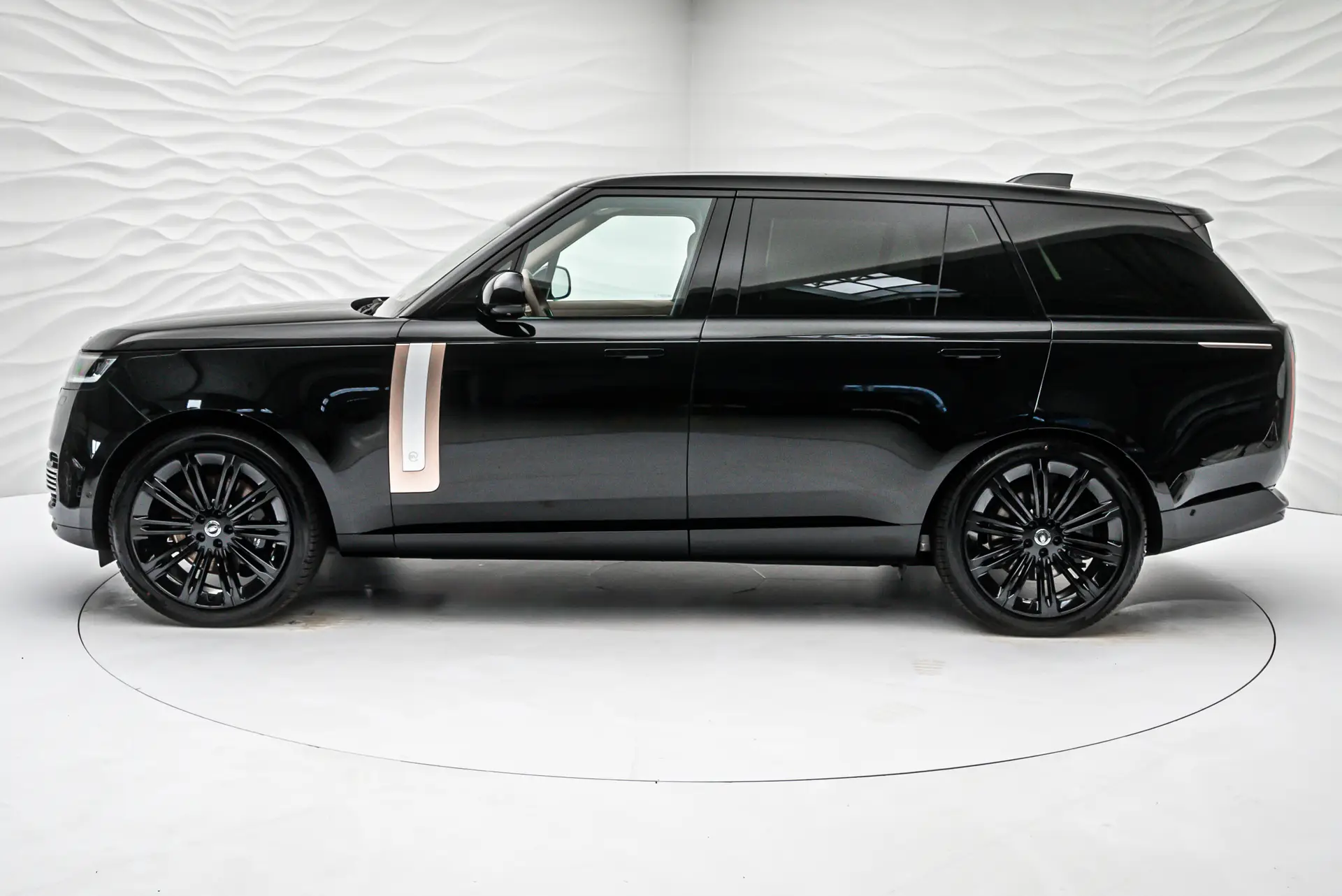 Land Rover Range Rover Long, V, 2025 купить в салоне Million Miles