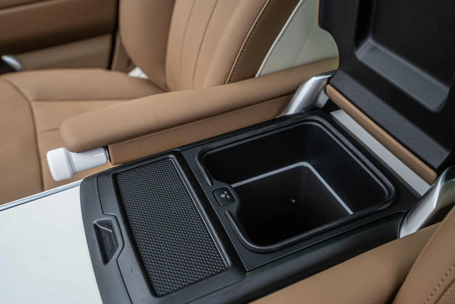 Land Rover Range Rover Long, V, 2025 купить в салоне Million Miles