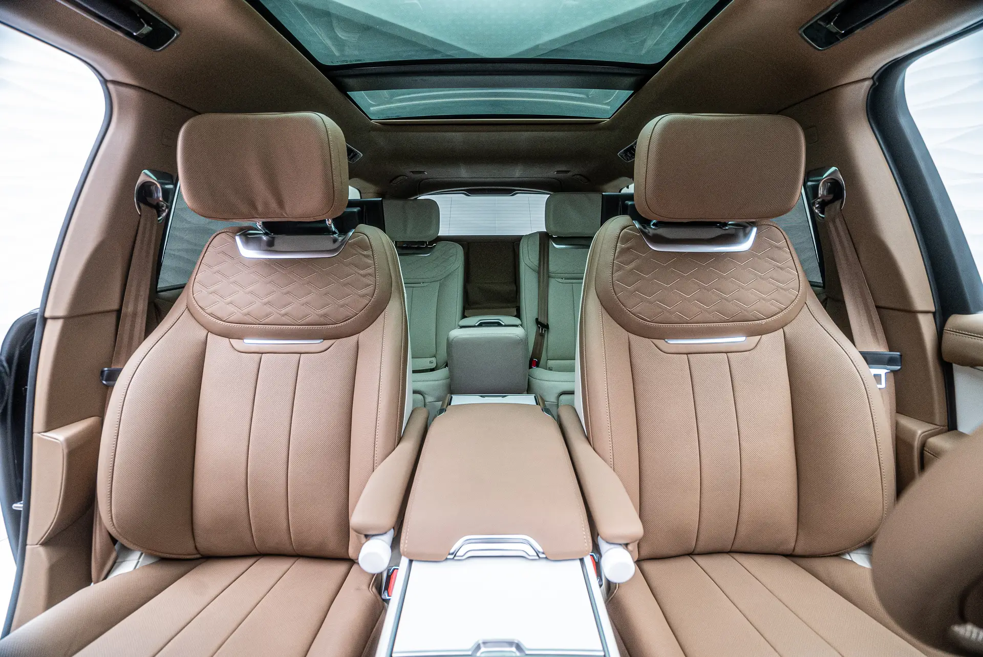 Land Rover Range Rover Long, V, 2025 купить в салоне Million Miles