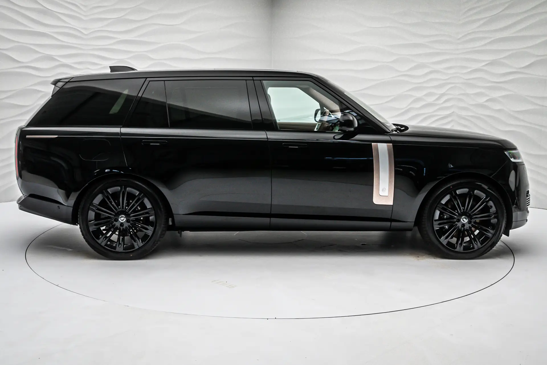 Land Rover Range Rover Long, V, 2025 купить в салоне Million Miles