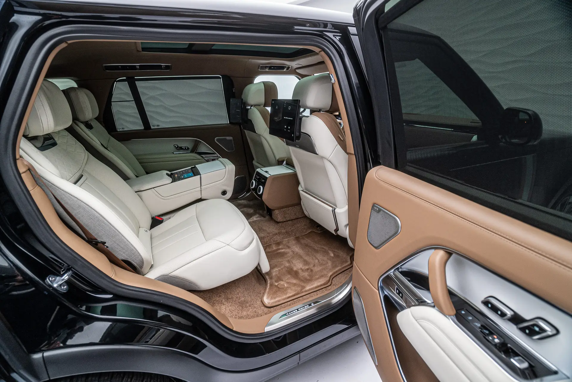 Land Rover Range Rover Long, V, 2025 купить в салоне Million Miles