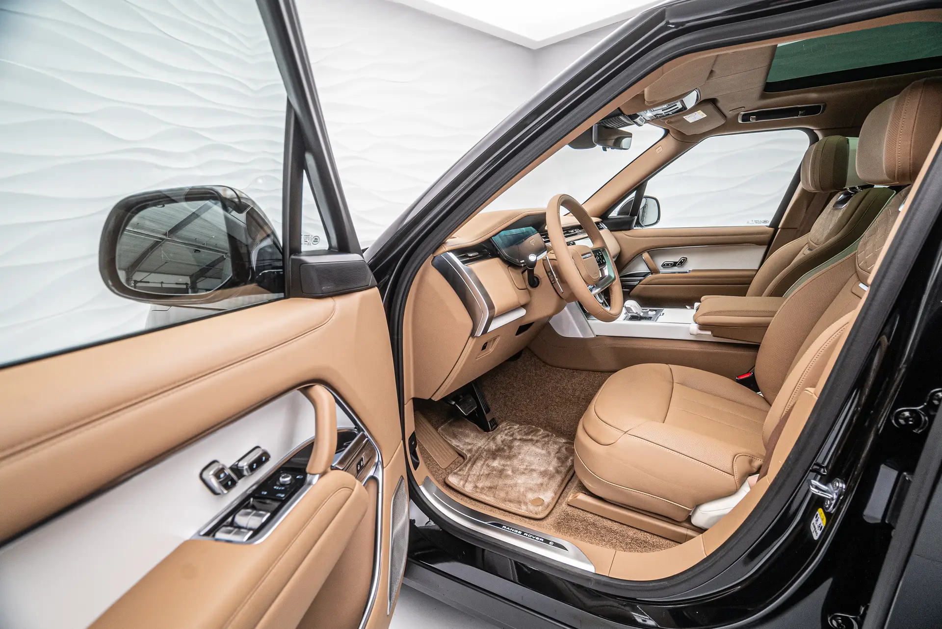 Land Rover Range Rover Long, V, 2025 купить в салоне Million Miles