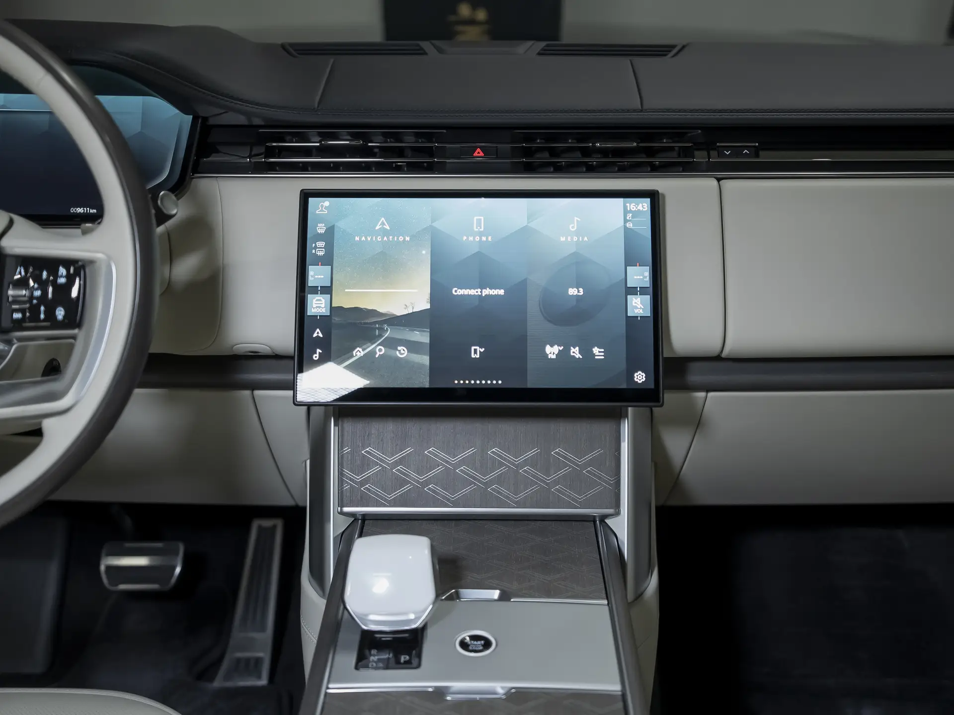 Land Rover Range Rover, V, 2023 купить в салоне Million Miles